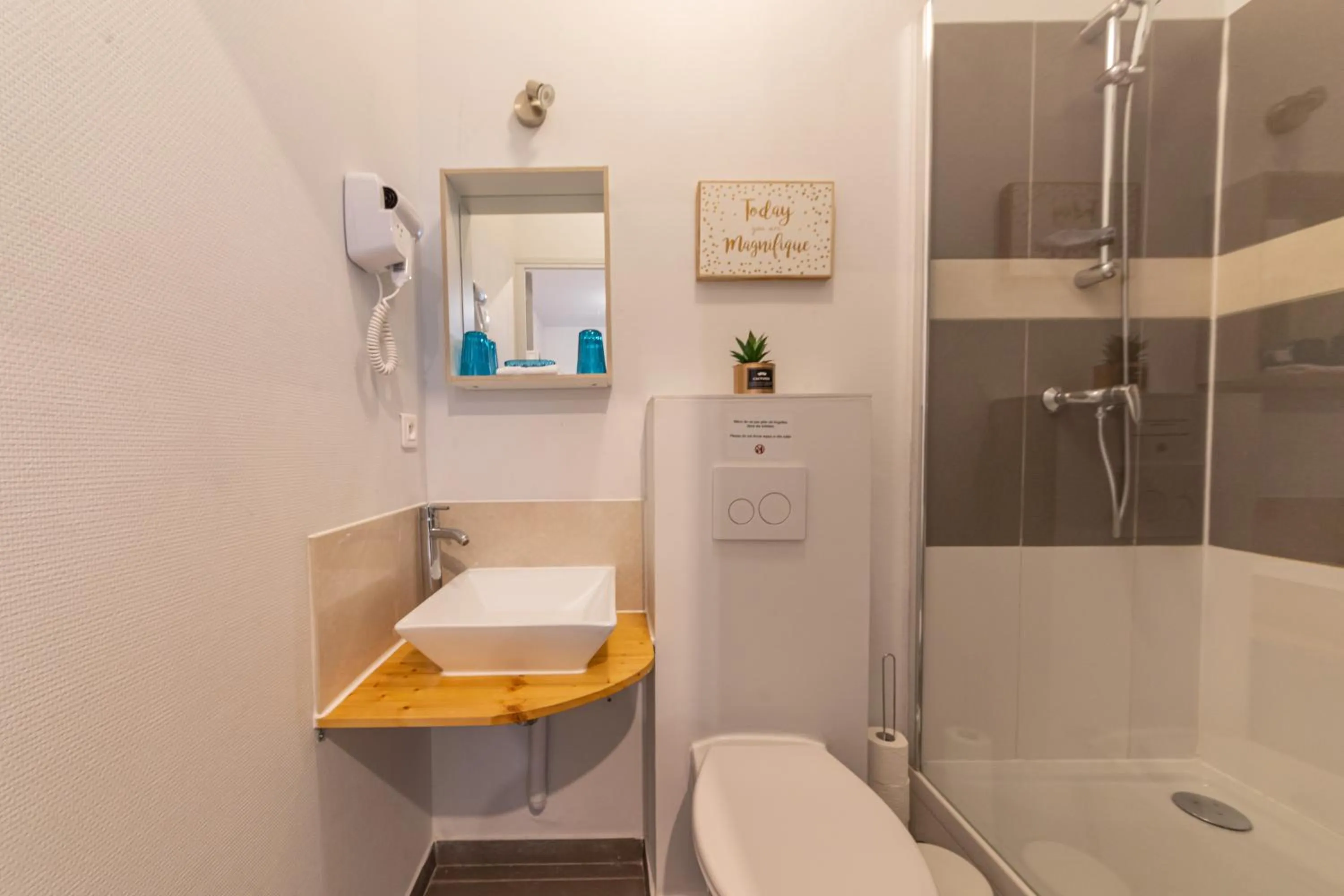 Bathroom in WS Hôtel de Ville - Musée Pompidou