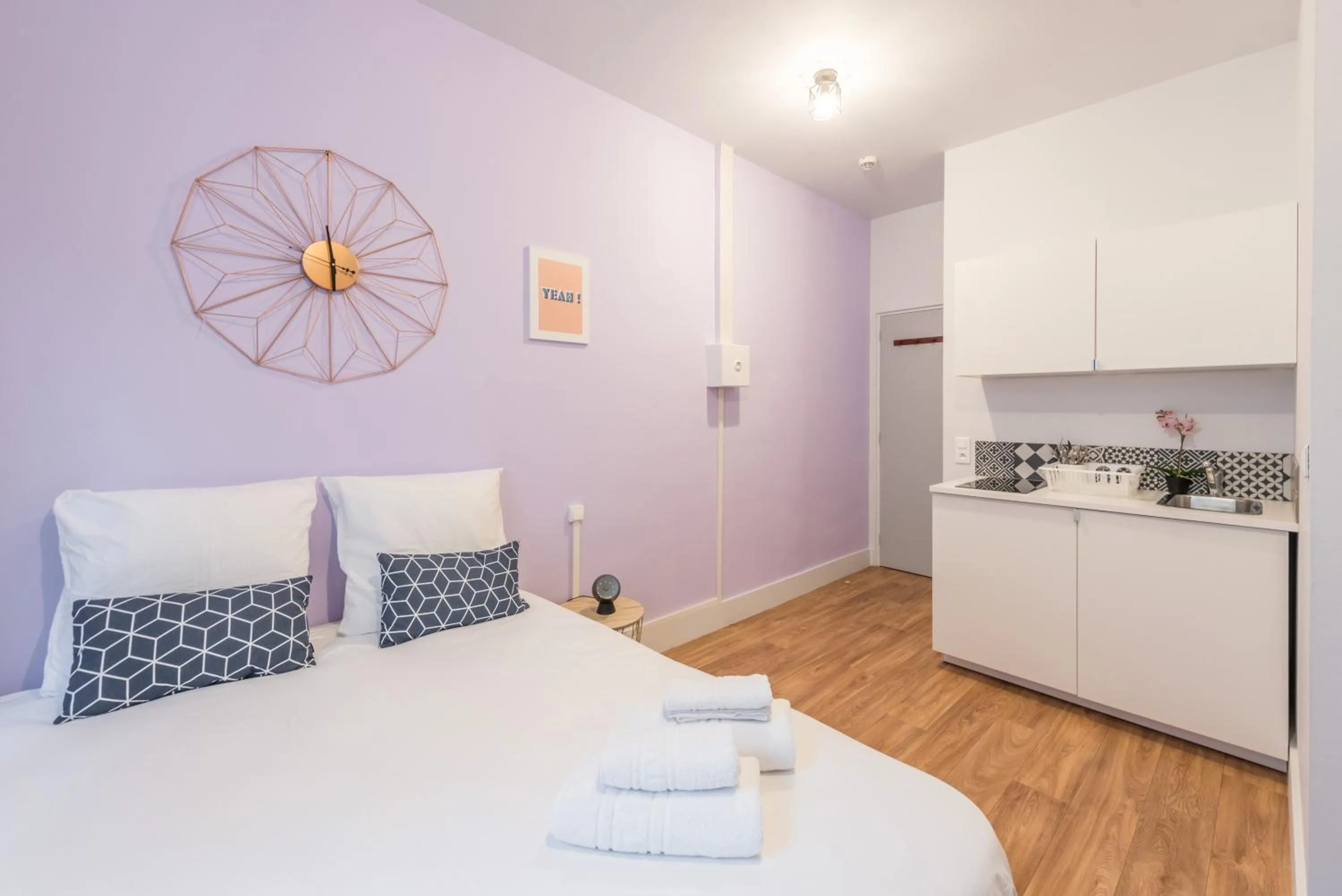 Bedroom, Bed in WS Hôtel de Ville - Musée Pompidou