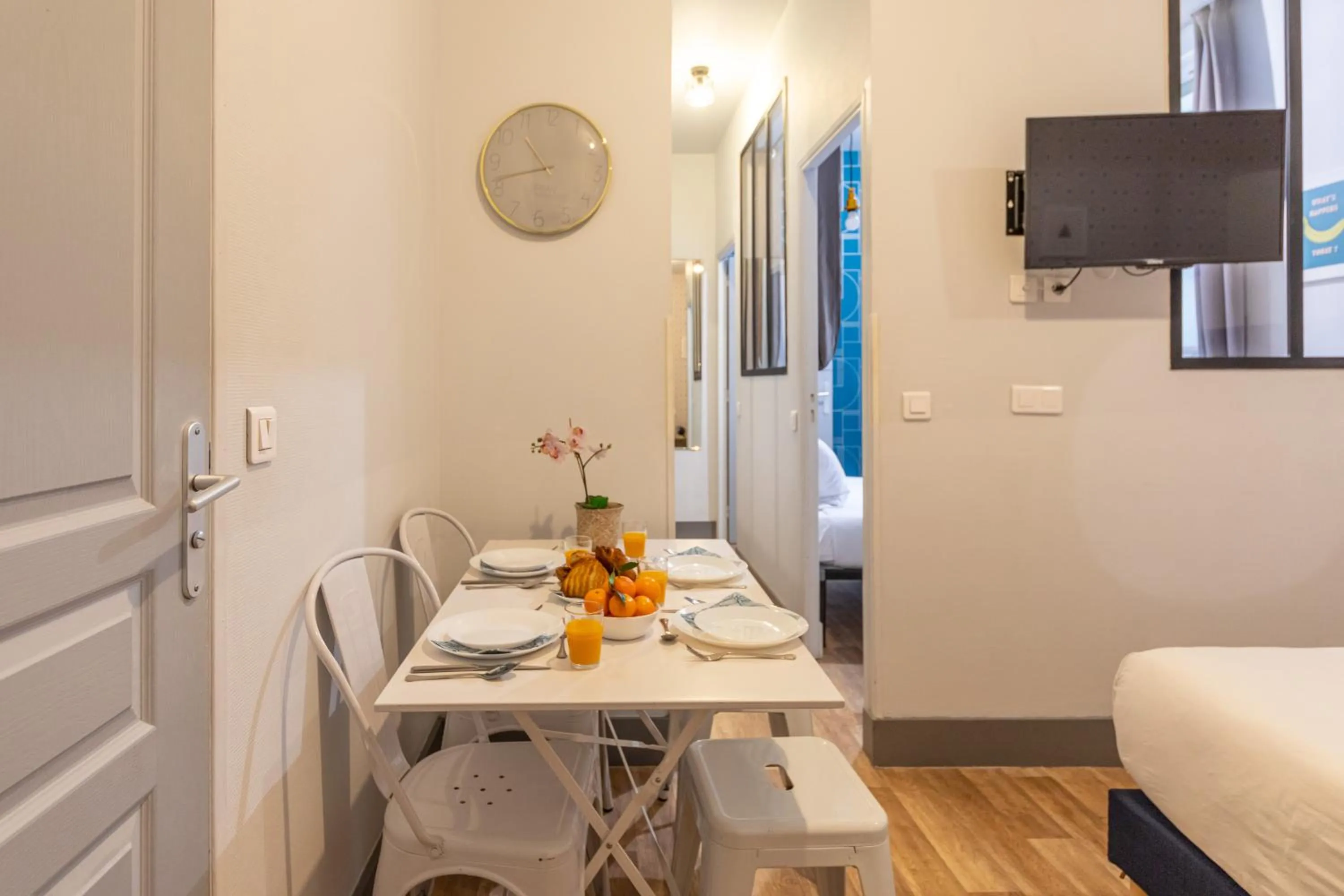 Photo of the whole room, Bed in WS Hôtel de Ville - Musée Pompidou