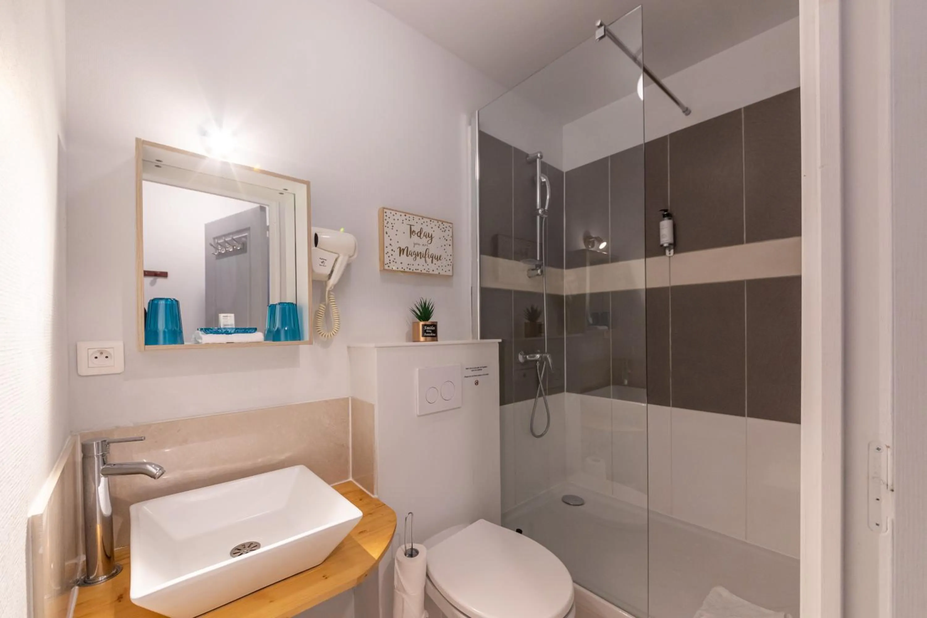 Bathroom in WS Hôtel de Ville - Musée Pompidou