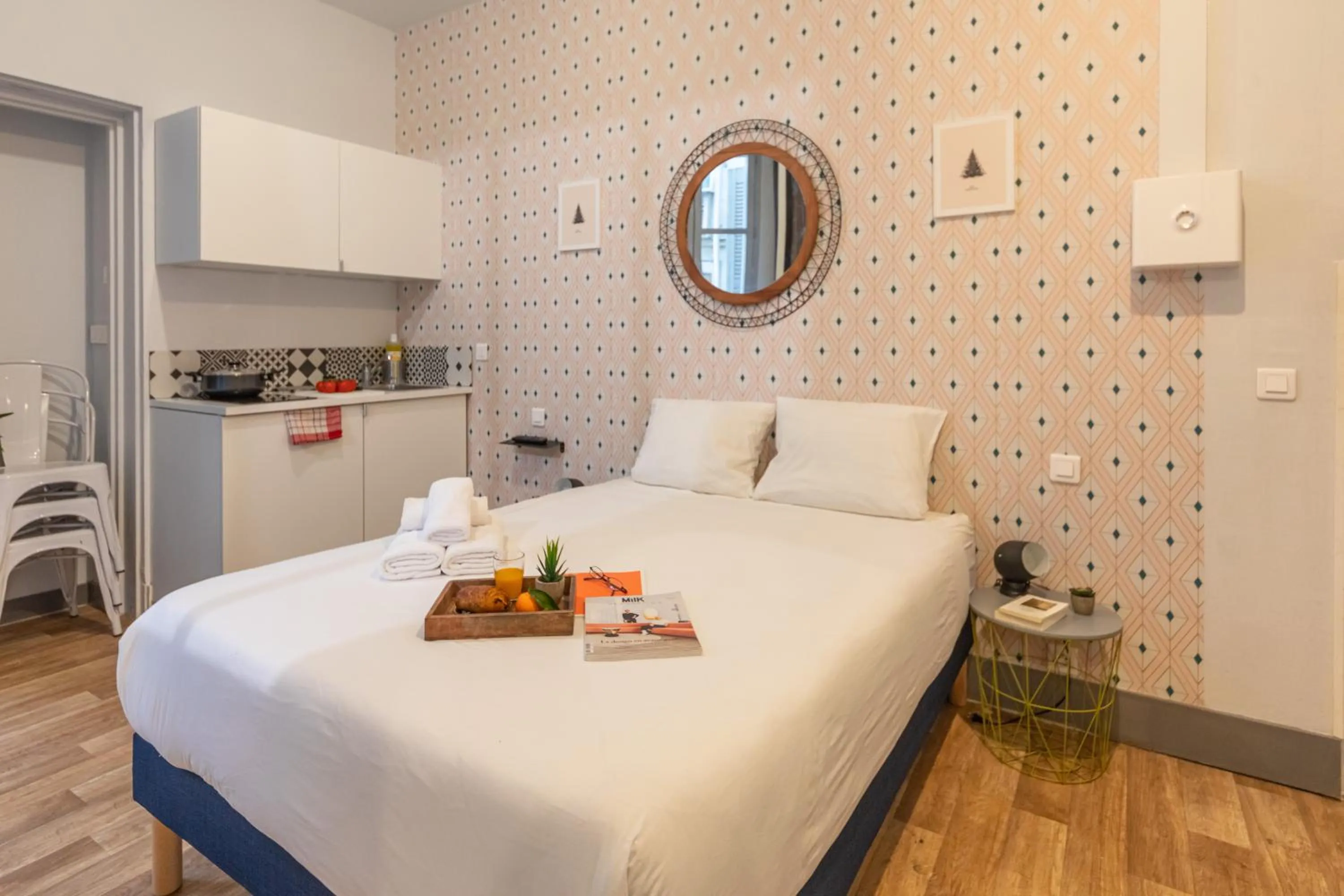 Photo of the whole room, Bed in WS Hôtel de Ville - Musée Pompidou