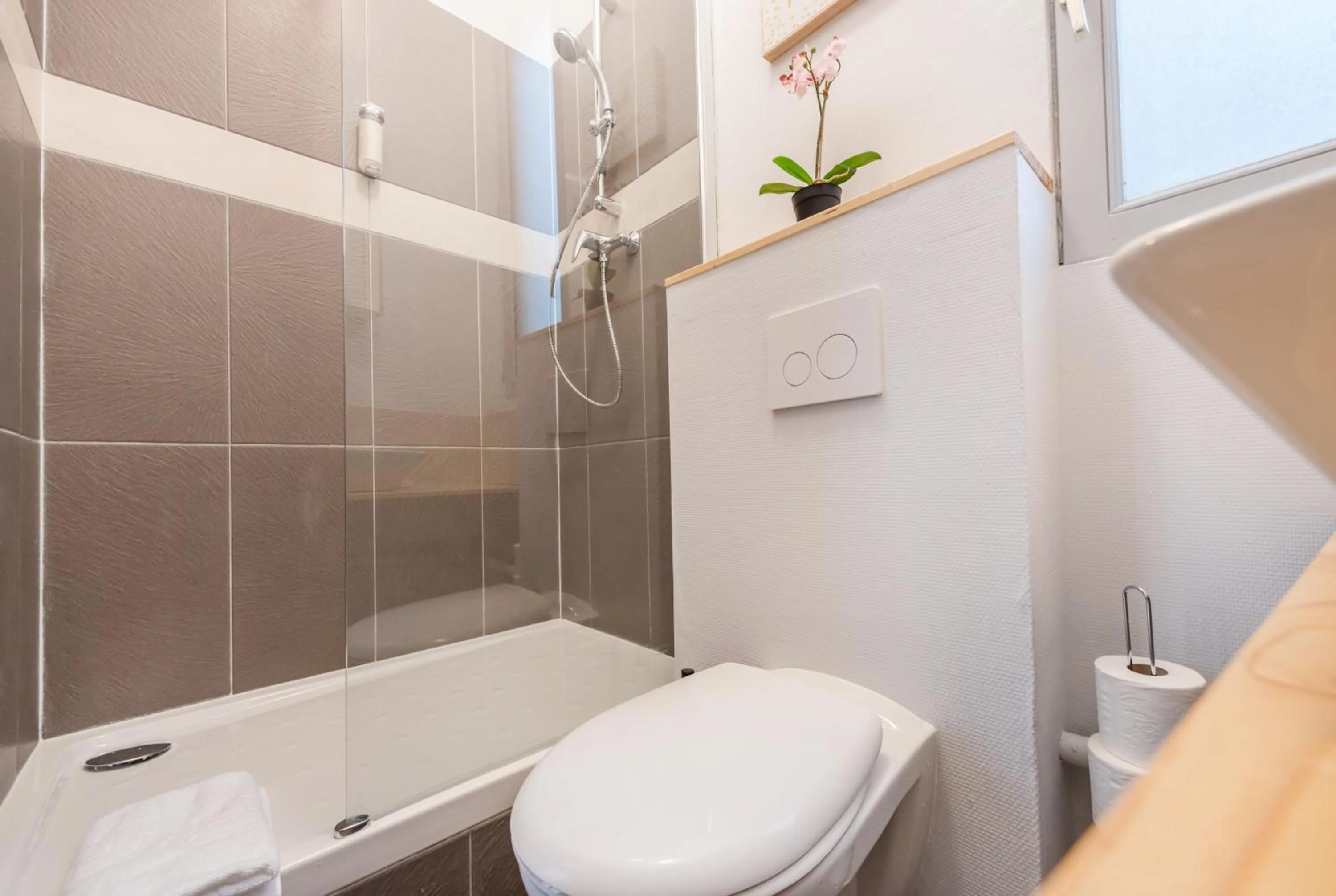 Bathroom in WS Hôtel de Ville - Musée Pompidou