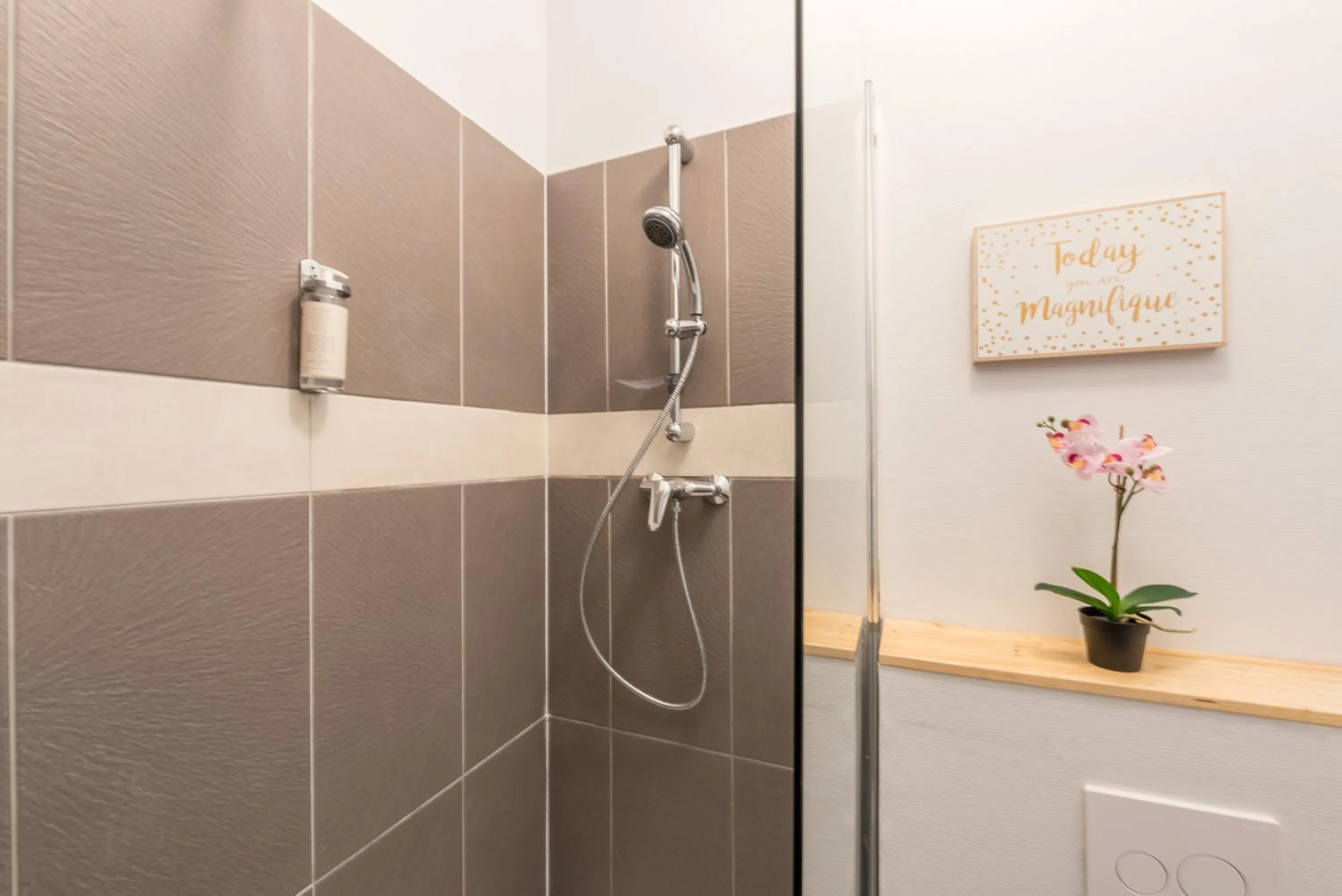 Bathroom in WS Hôtel de Ville - Musée Pompidou