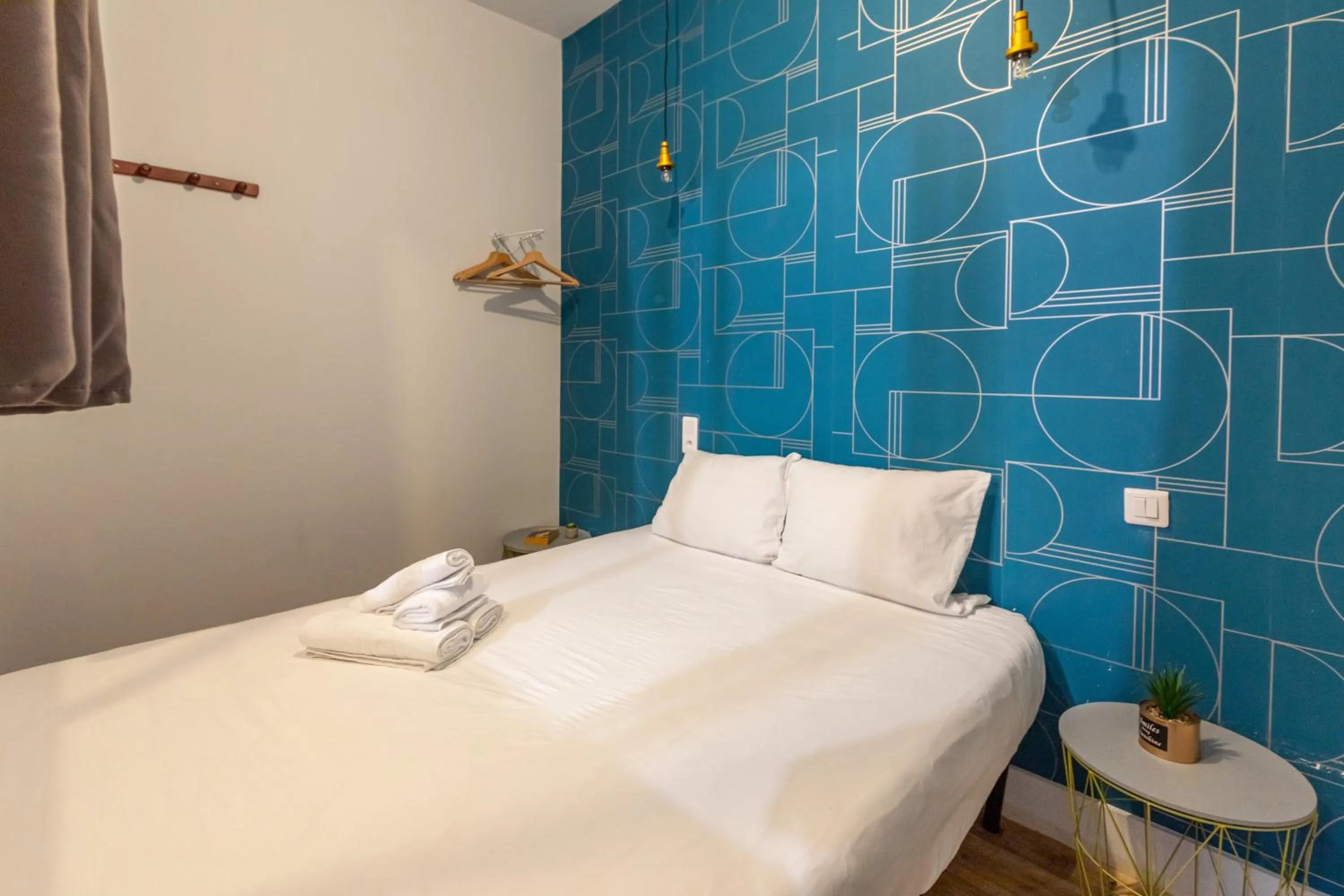 Photo of the whole room, Bed in WS Hôtel de Ville - Musée Pompidou