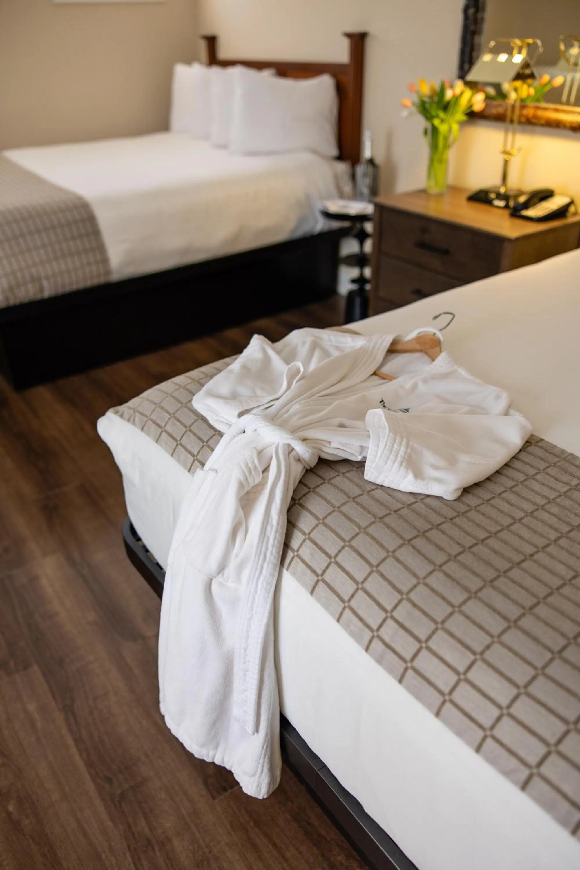 Bedroom, Bed in Wolfeboro Inn