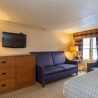Bedroom in Wolfeboro Inn