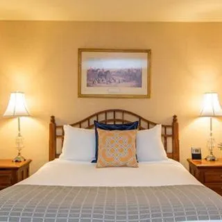 Bedroom, Bed in Wolfeboro Inn