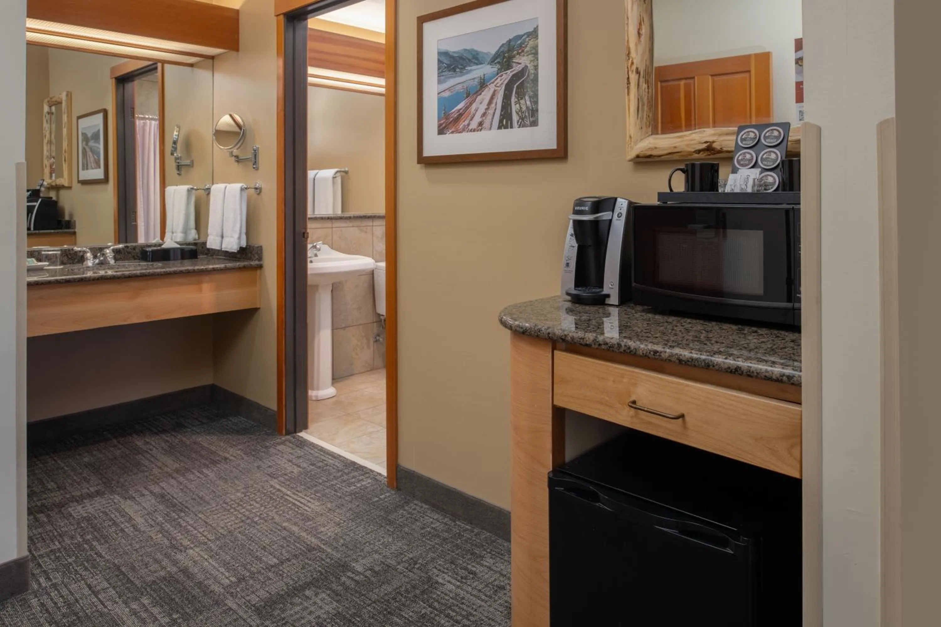 Bathroom in Heathman Lodge