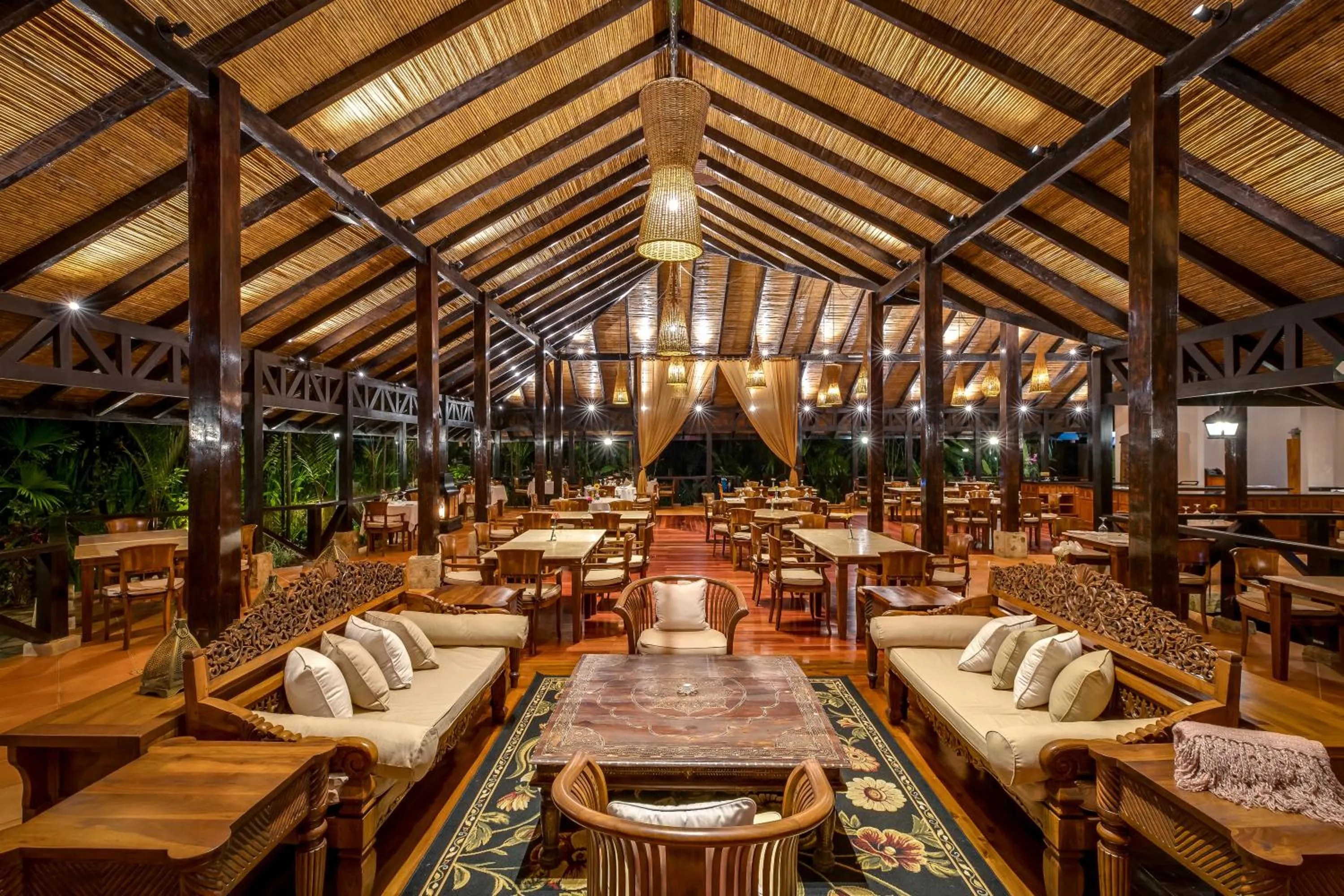 Restaurant/places to eat in Hideaway Rio Celeste Hotel