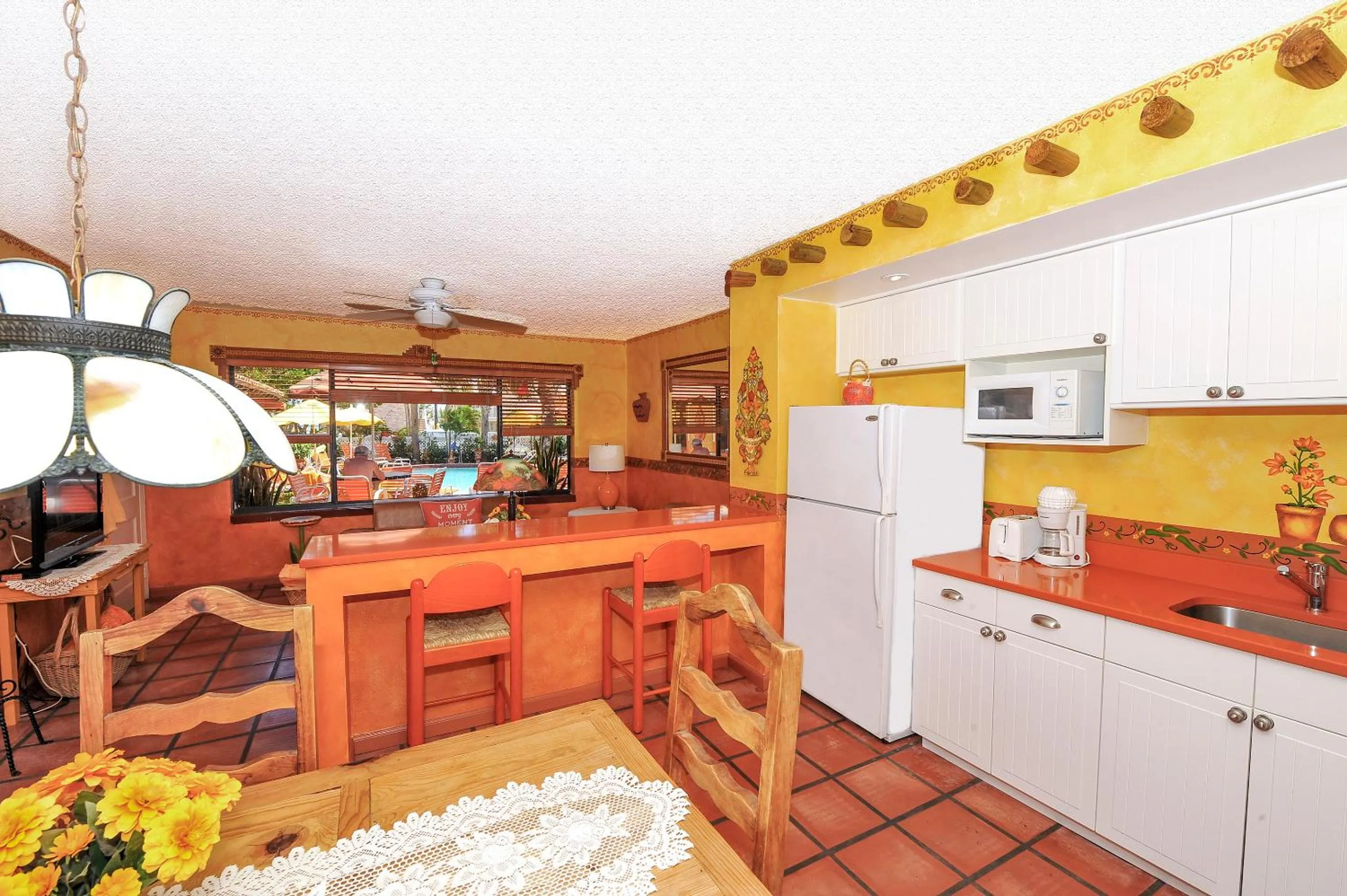 Dining area in Blue Seas Courtyard