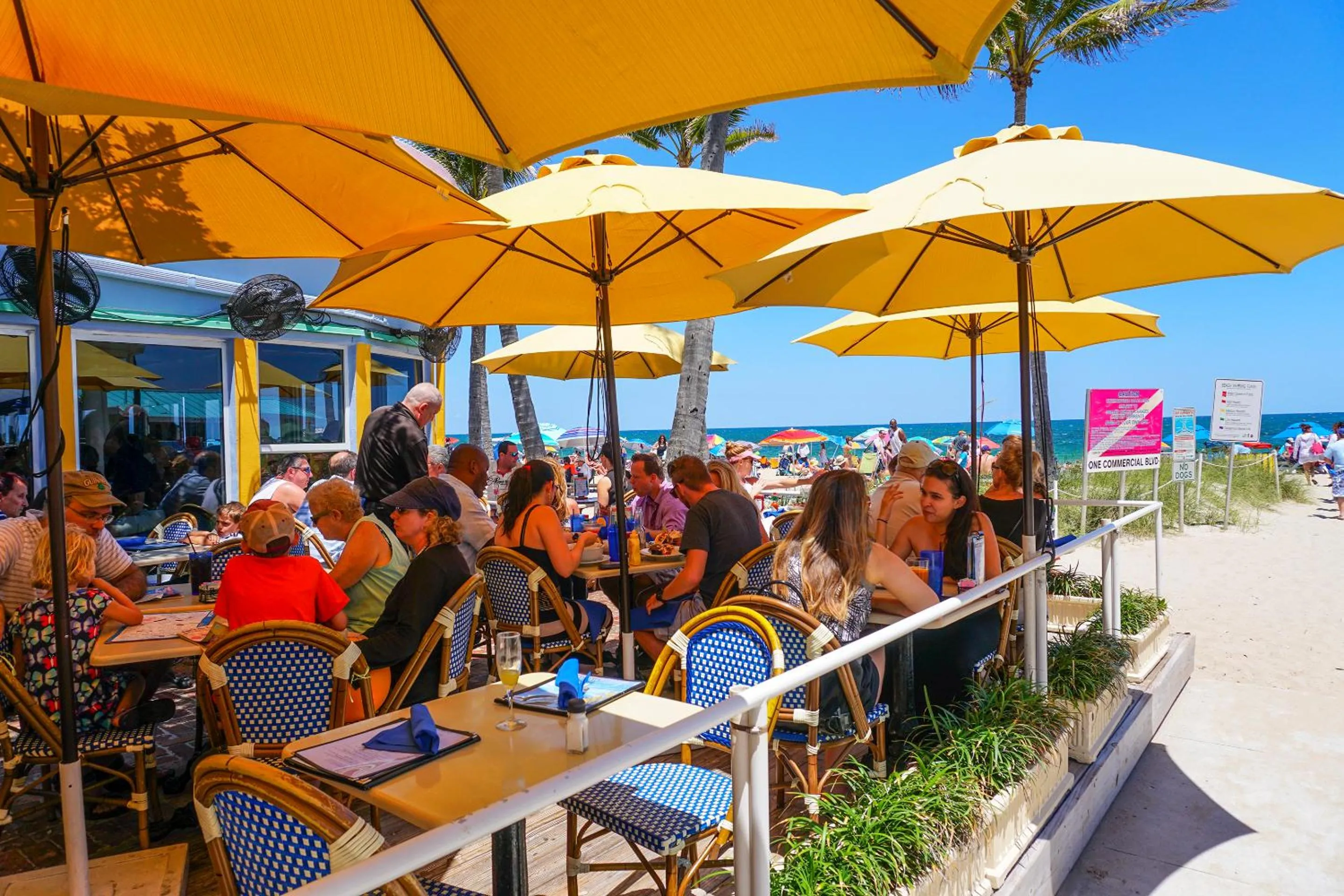 Restaurant/places to eat in Blue Seas Courtyard