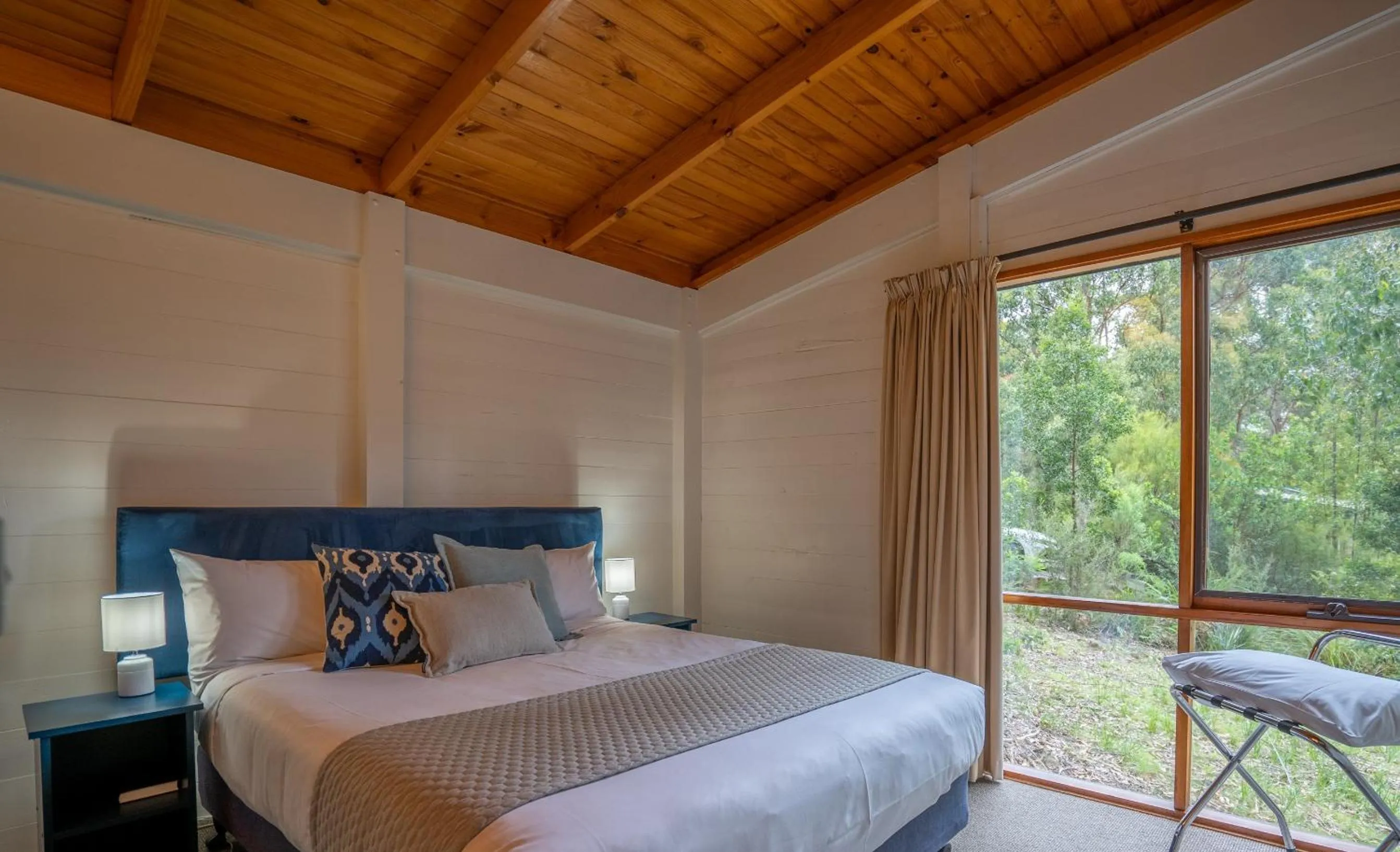 Bedroom, Bed in Stewarts Bay Lodge