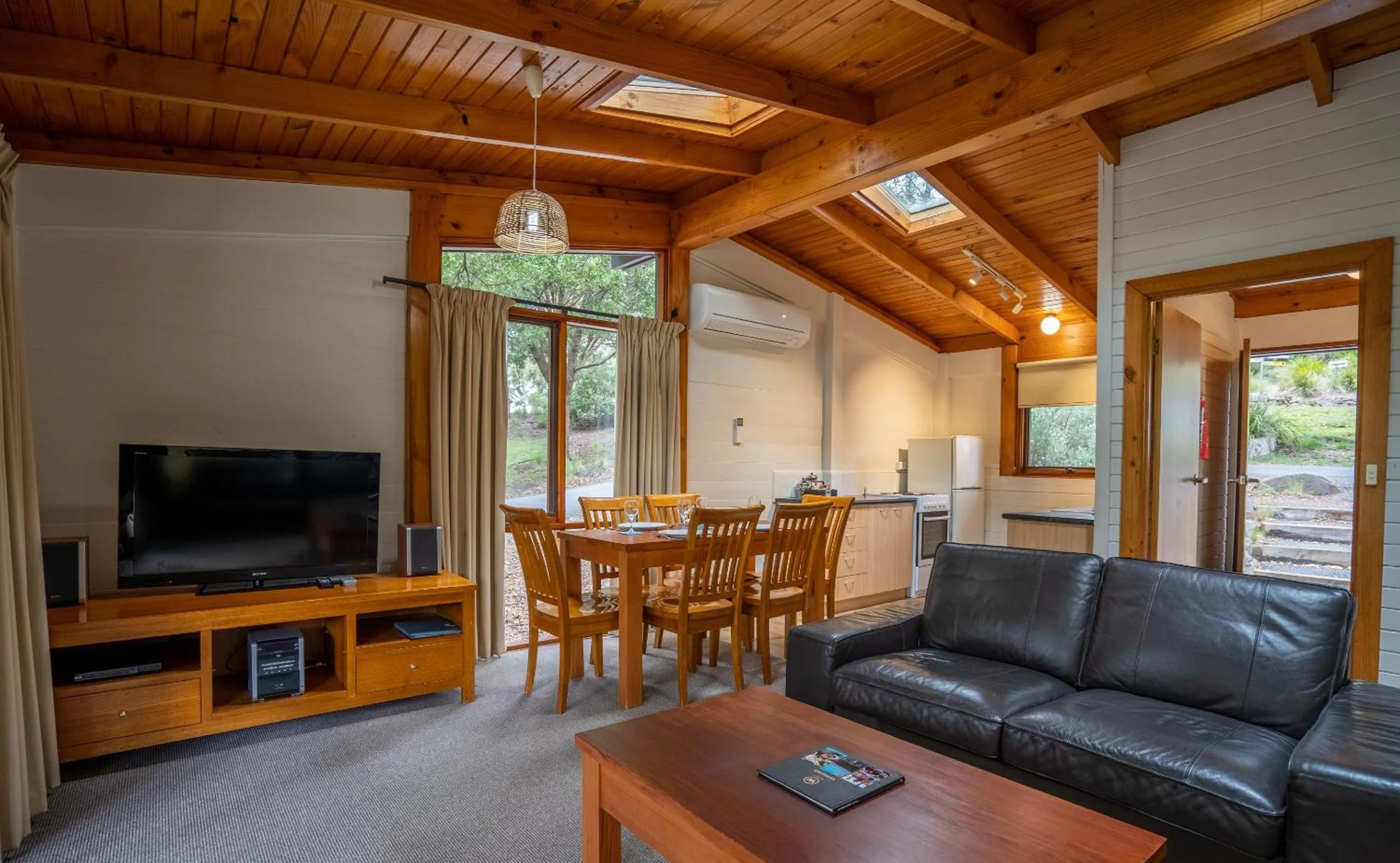 TV and multimedia in Stewarts Bay Lodge