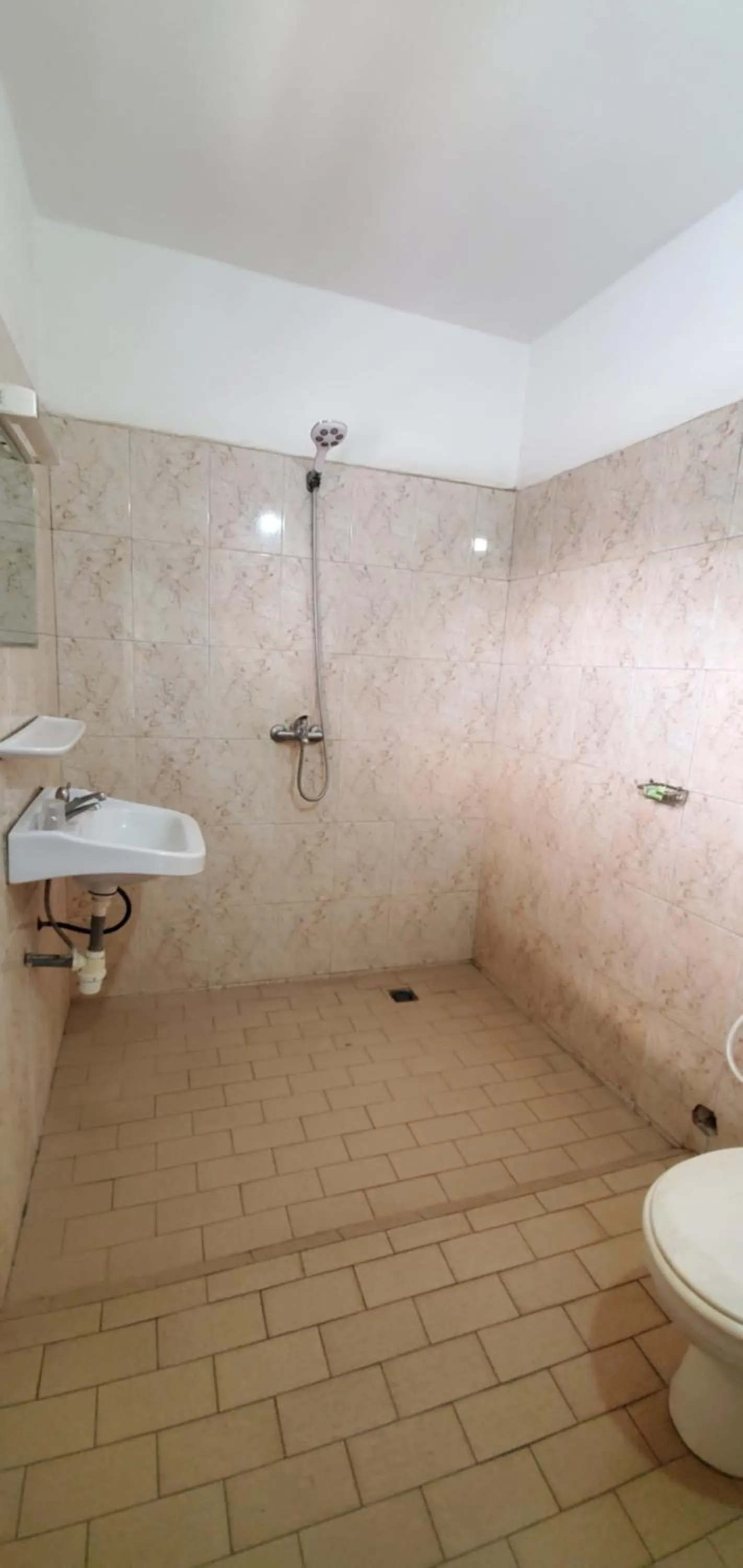 Shower in Royal hotel