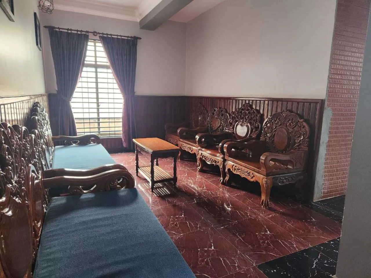 Library in Jasmine Lodge Siem Reap