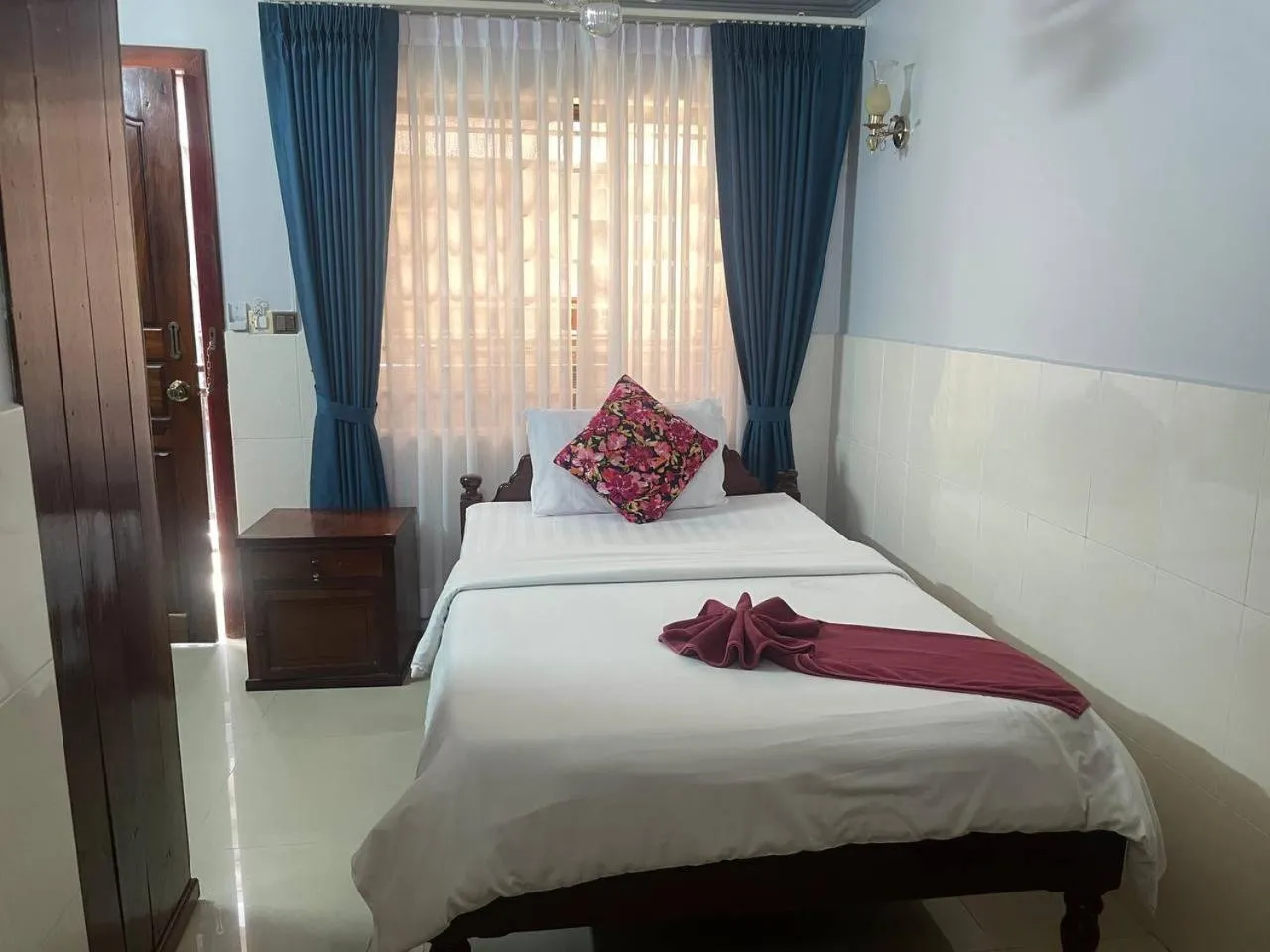 Bed in Jasmine Lodge Siem Reap