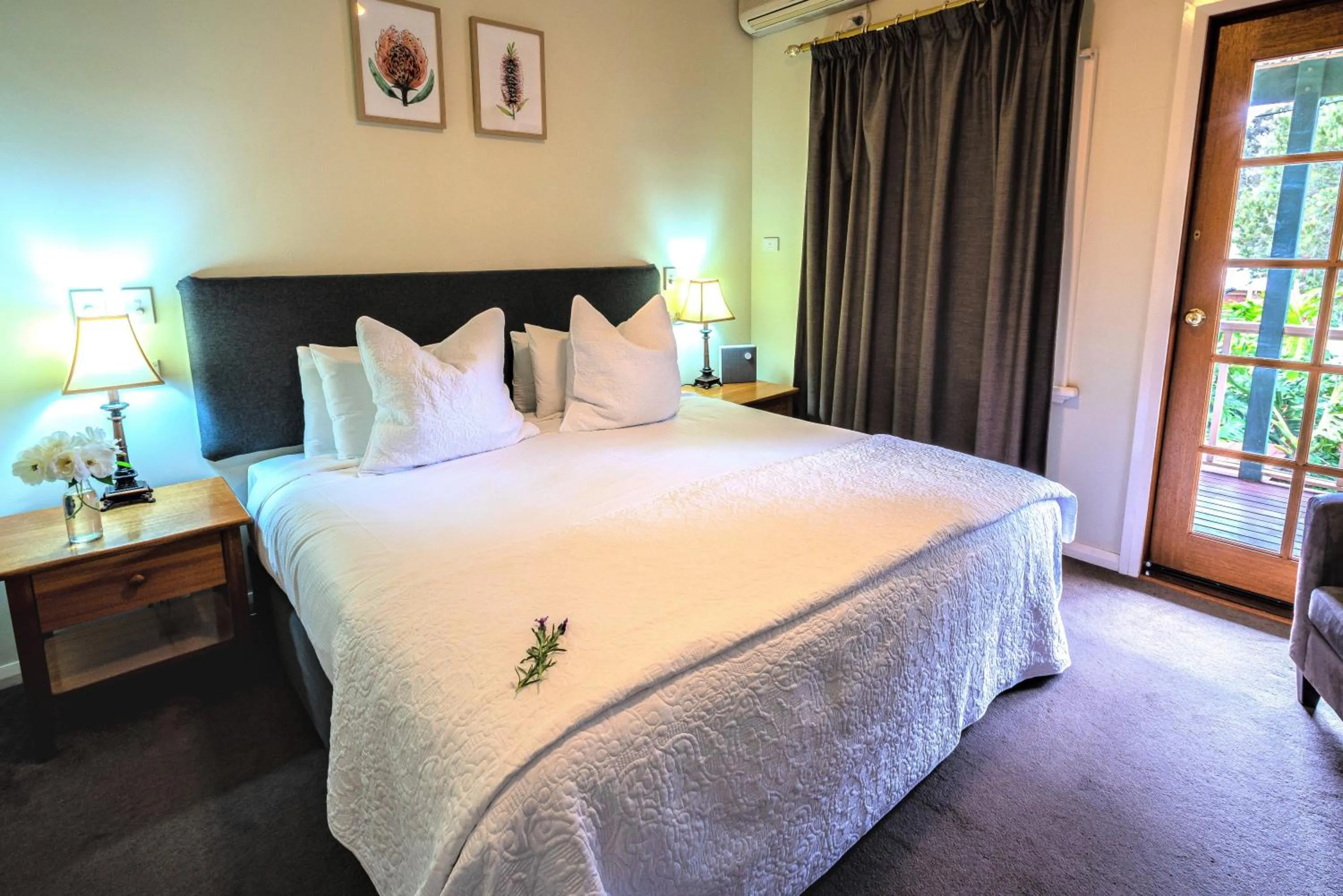 King Room with Garden View in Margaret River Guest House