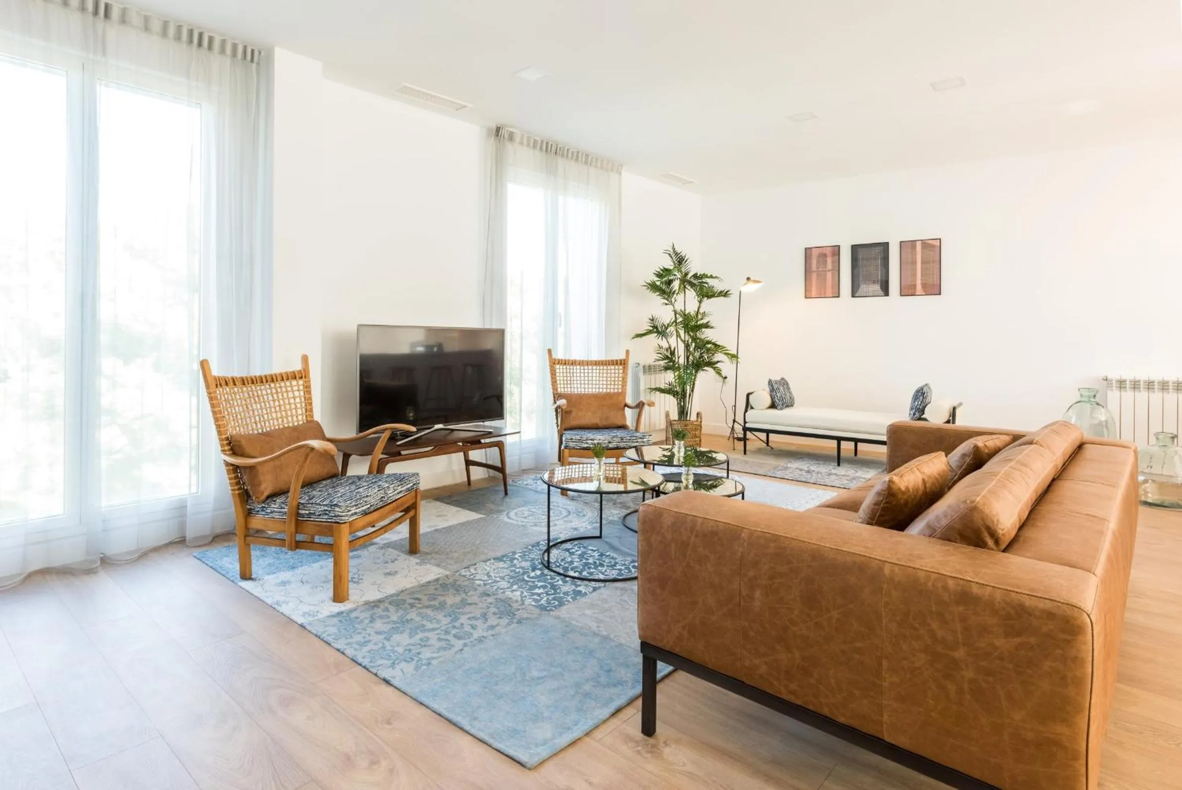 TV and multimedia in Plaza de España Skyline