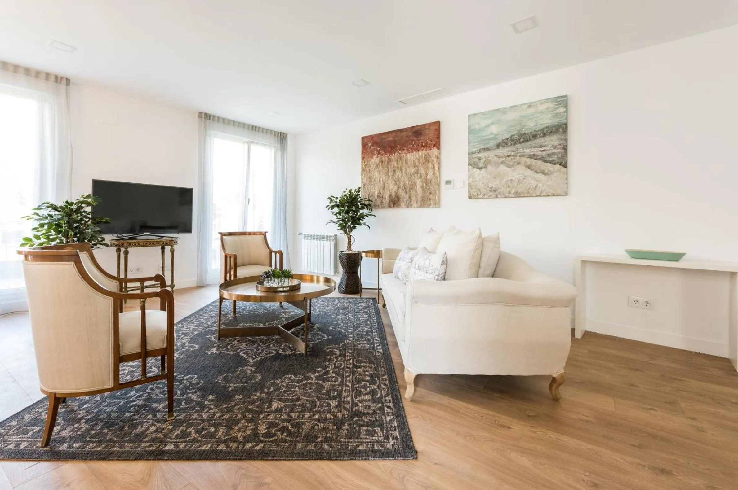 TV and multimedia in Plaza de España Skyline