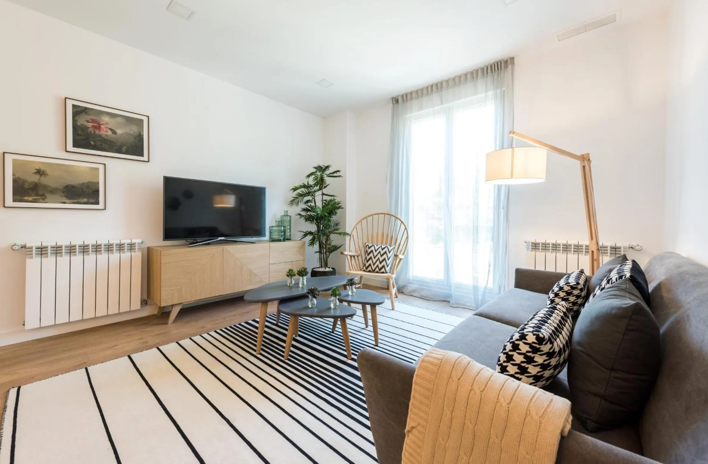 TV and multimedia in Plaza de España Skyline