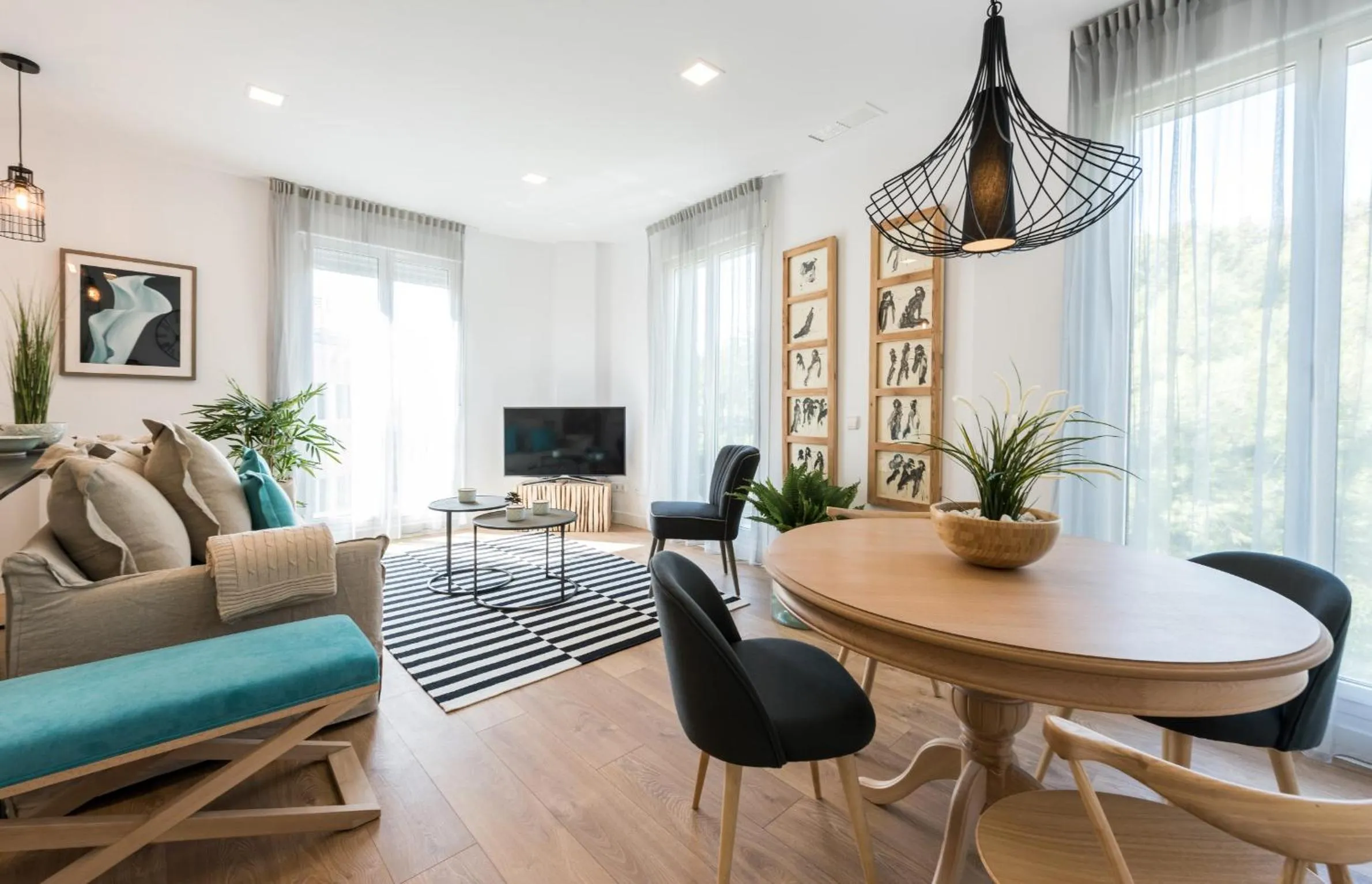 TV and multimedia in Plaza de España Skyline