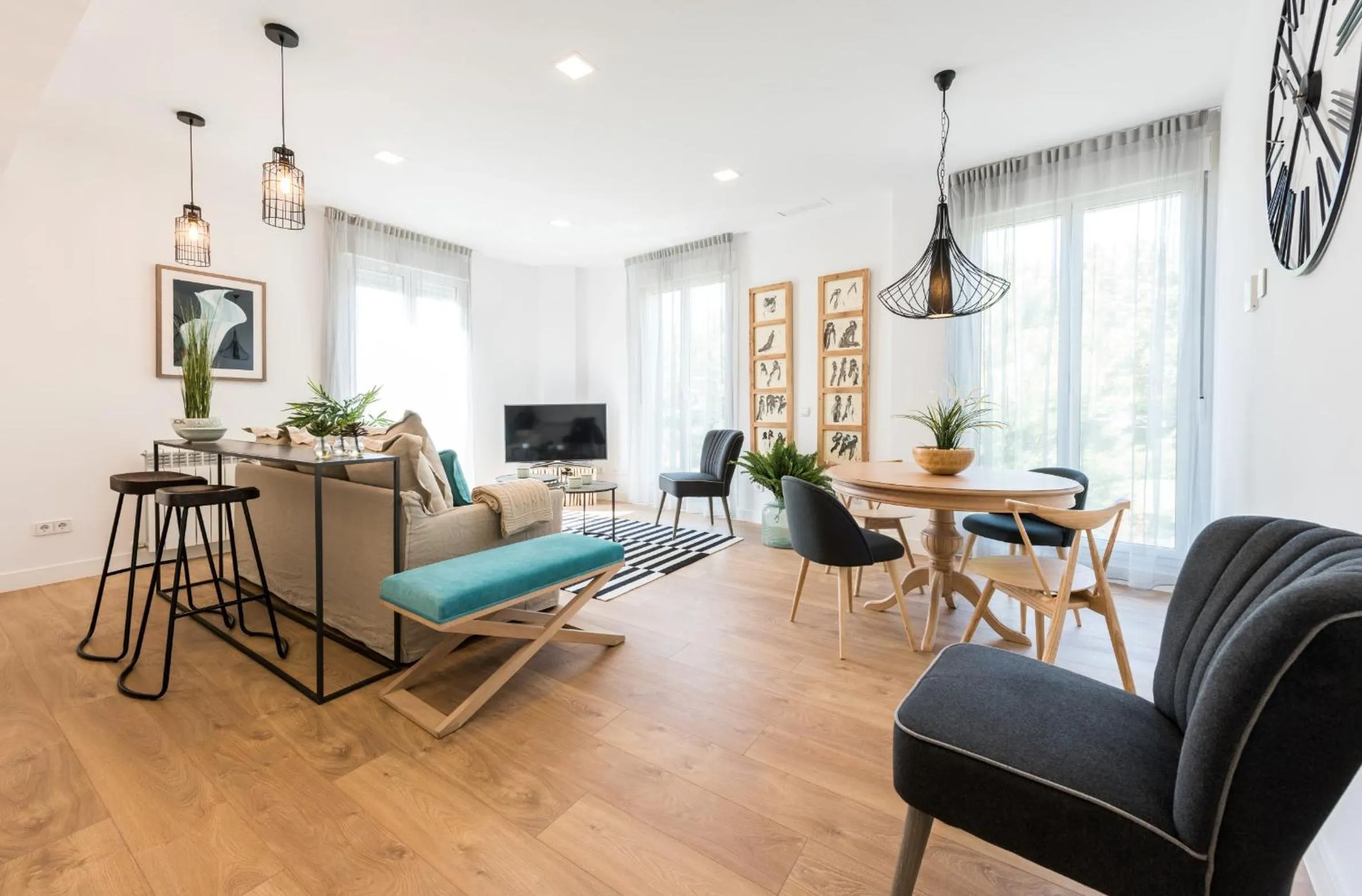 TV and multimedia in Plaza de España Skyline