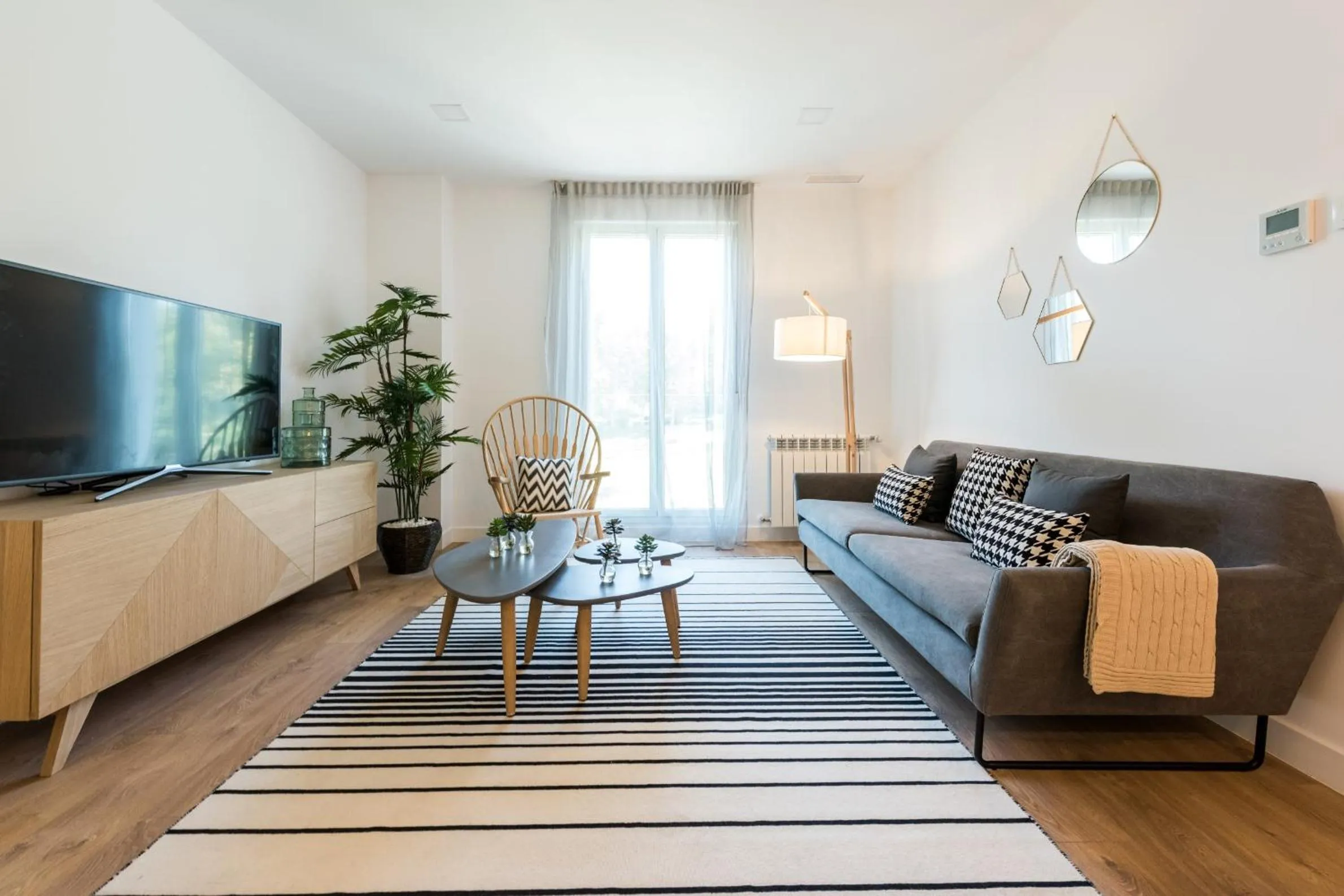 TV and multimedia in Plaza de España Skyline