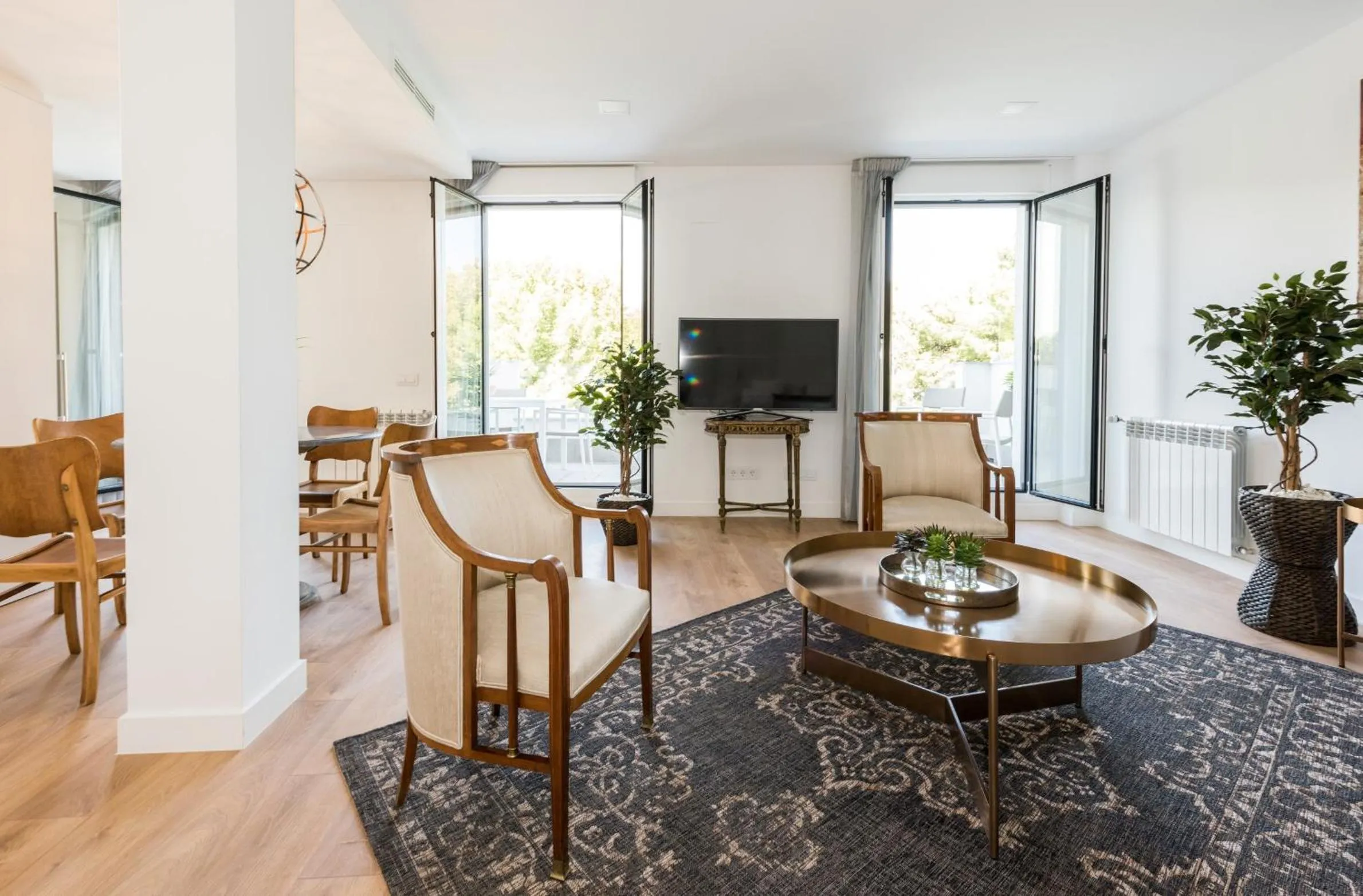 TV and multimedia in Plaza de España Skyline