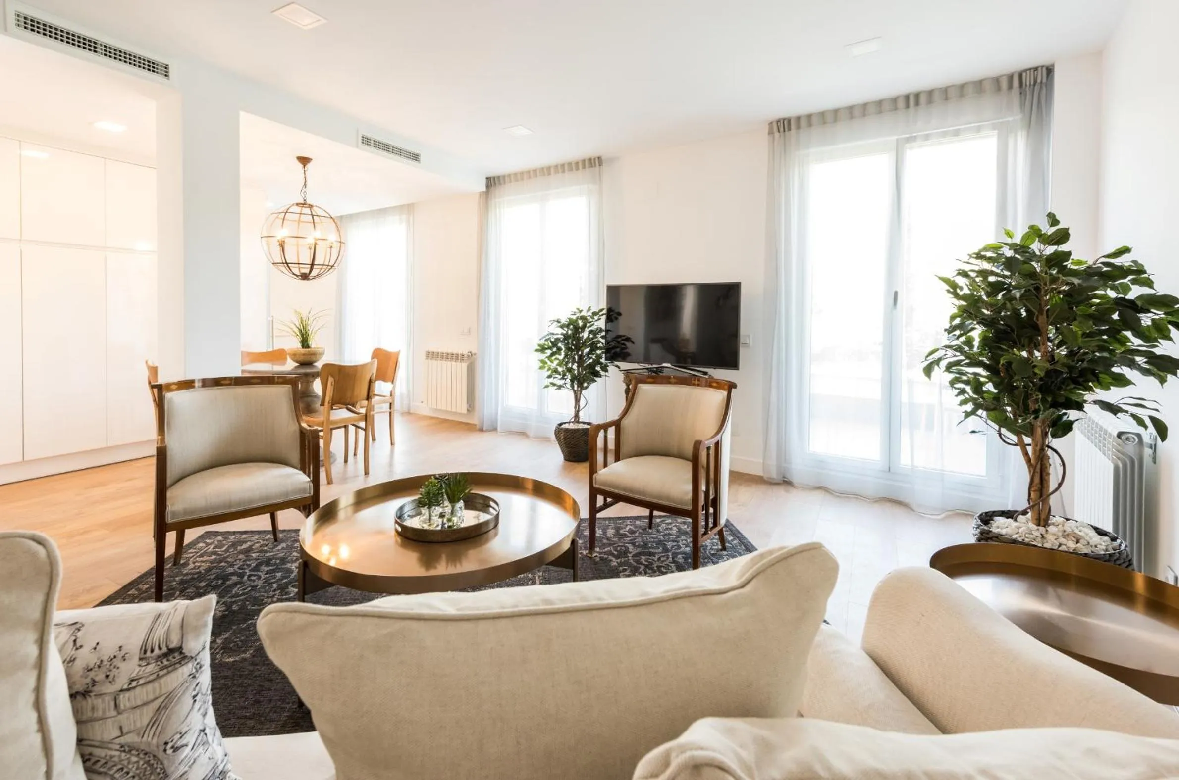 TV and multimedia in Plaza de España Skyline