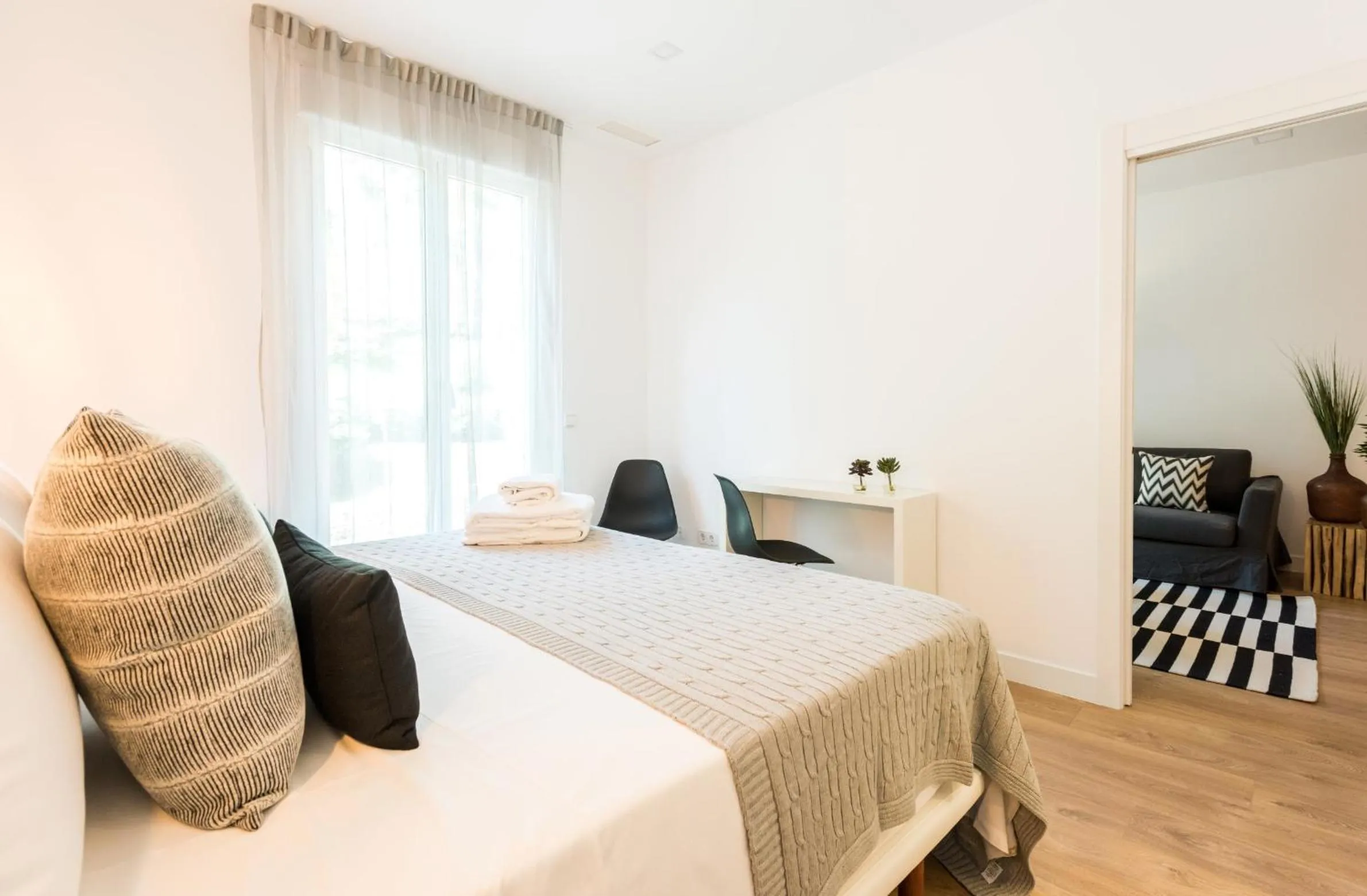 Bed in Plaza de España Skyline