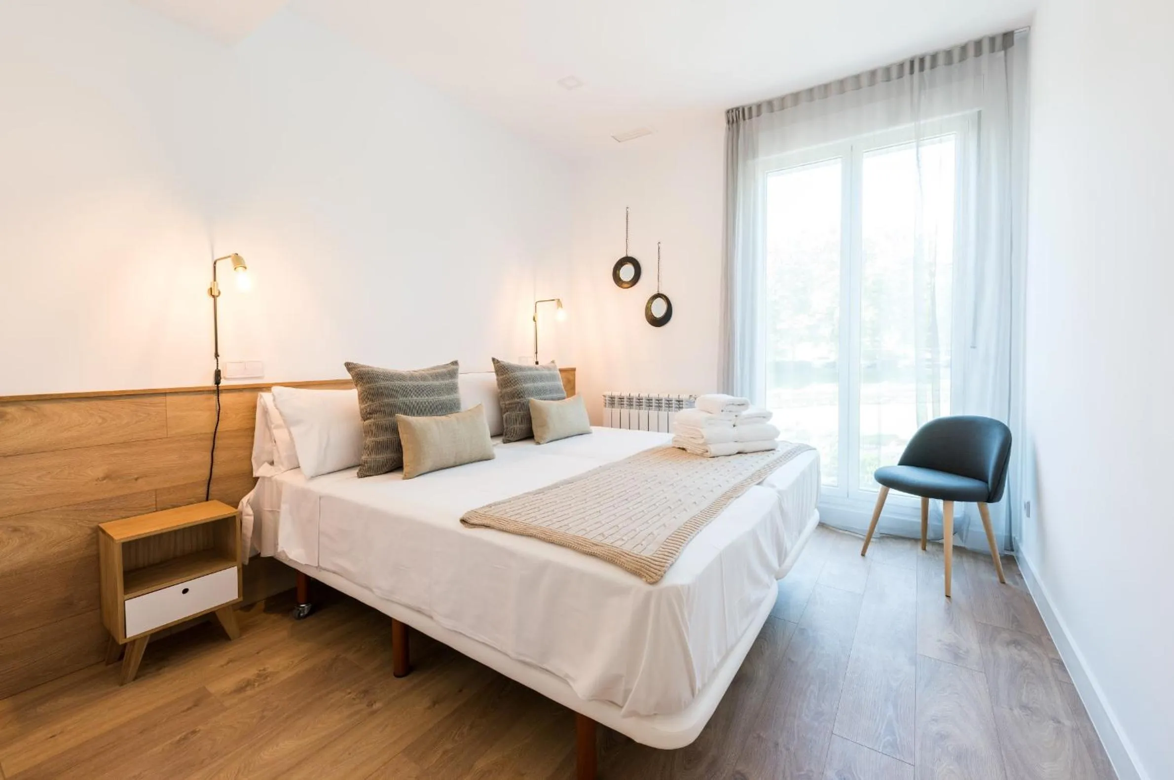 Bed in Plaza de España Skyline