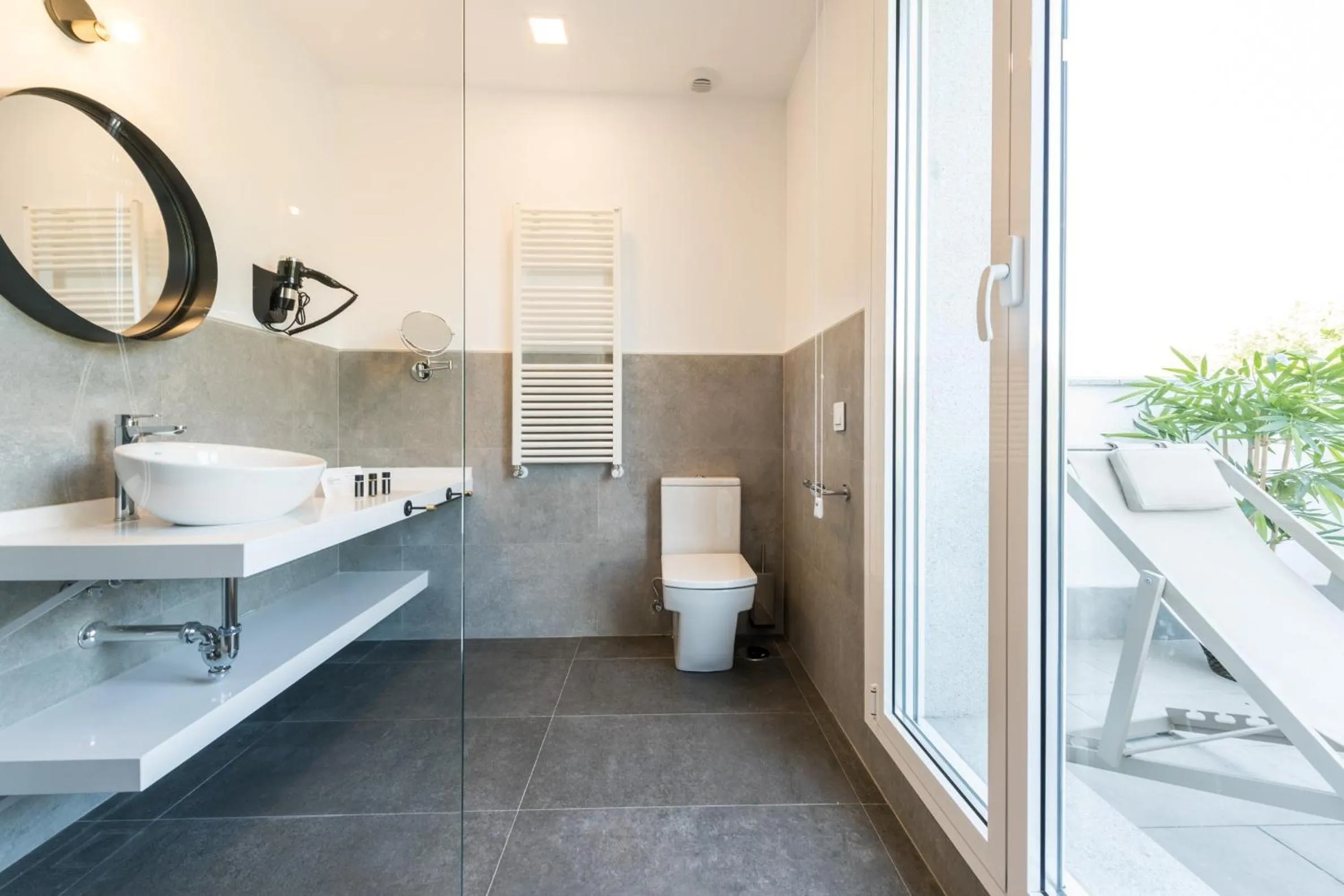 Toilet in Plaza de España Skyline