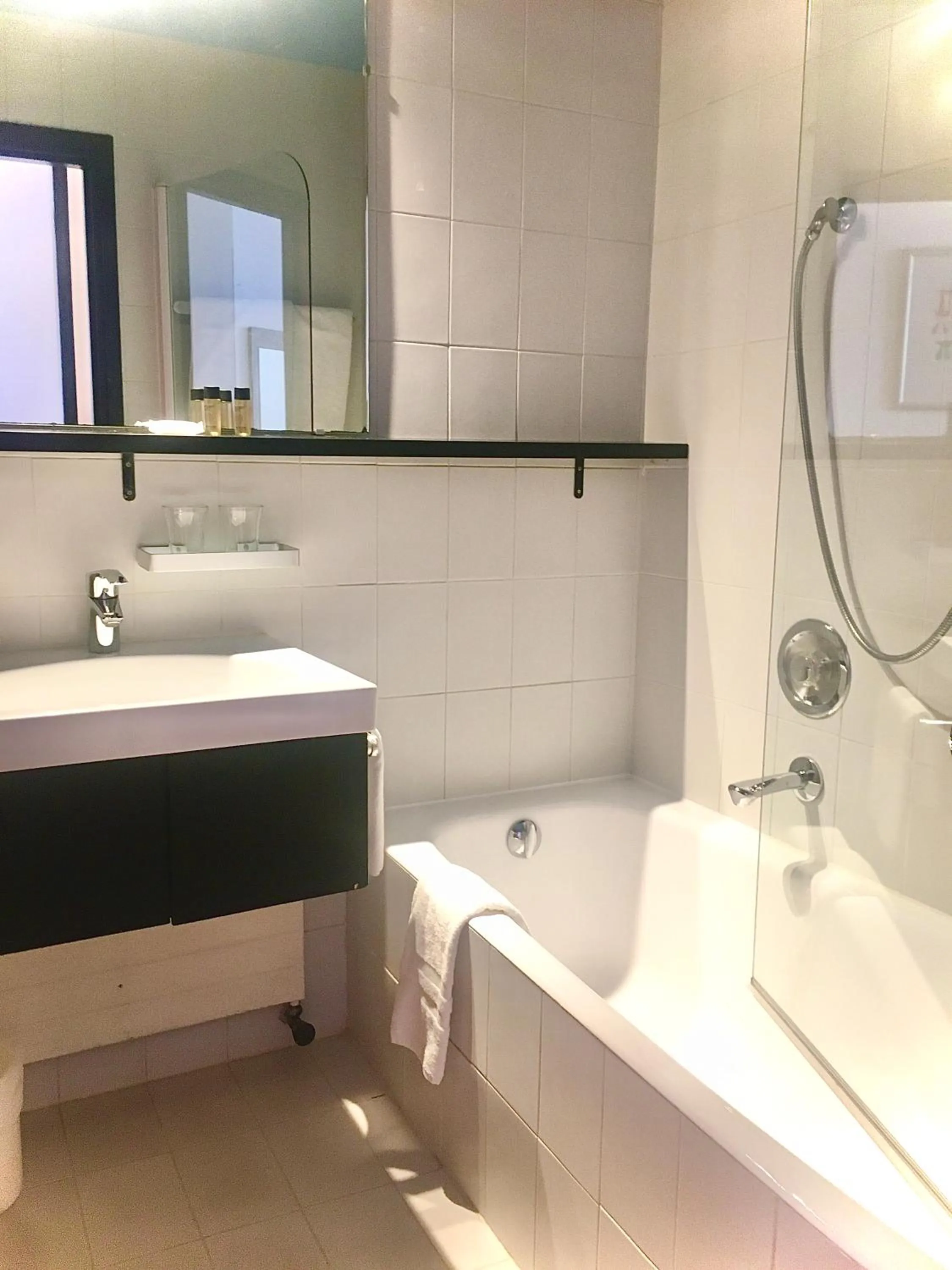 Bathroom in Hotel des Mimosas