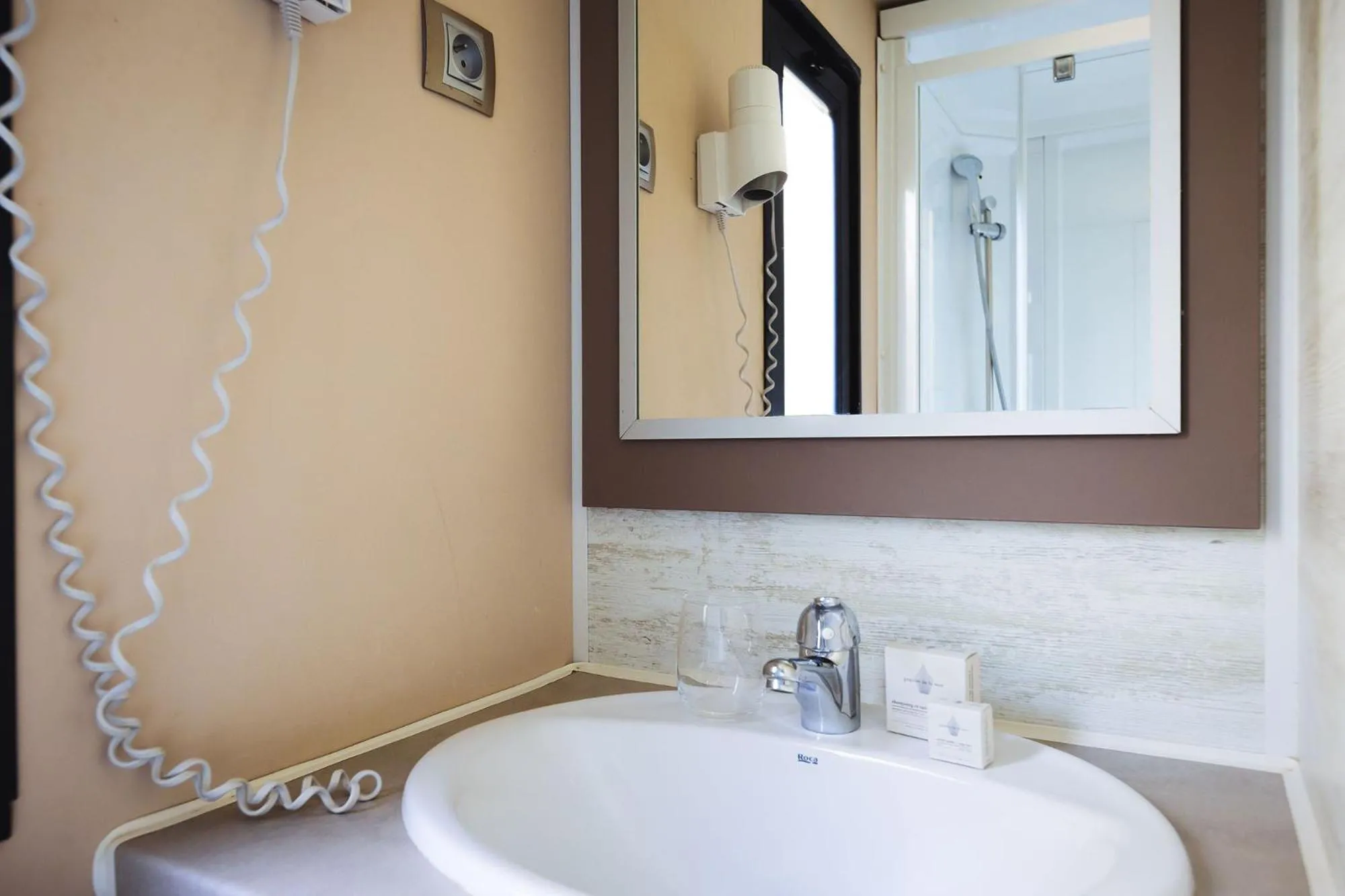 Bathroom in Les Prairies de la Mer