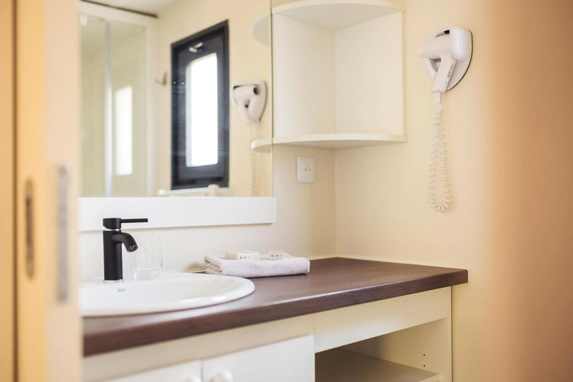Bathroom in Les Prairies de la Mer