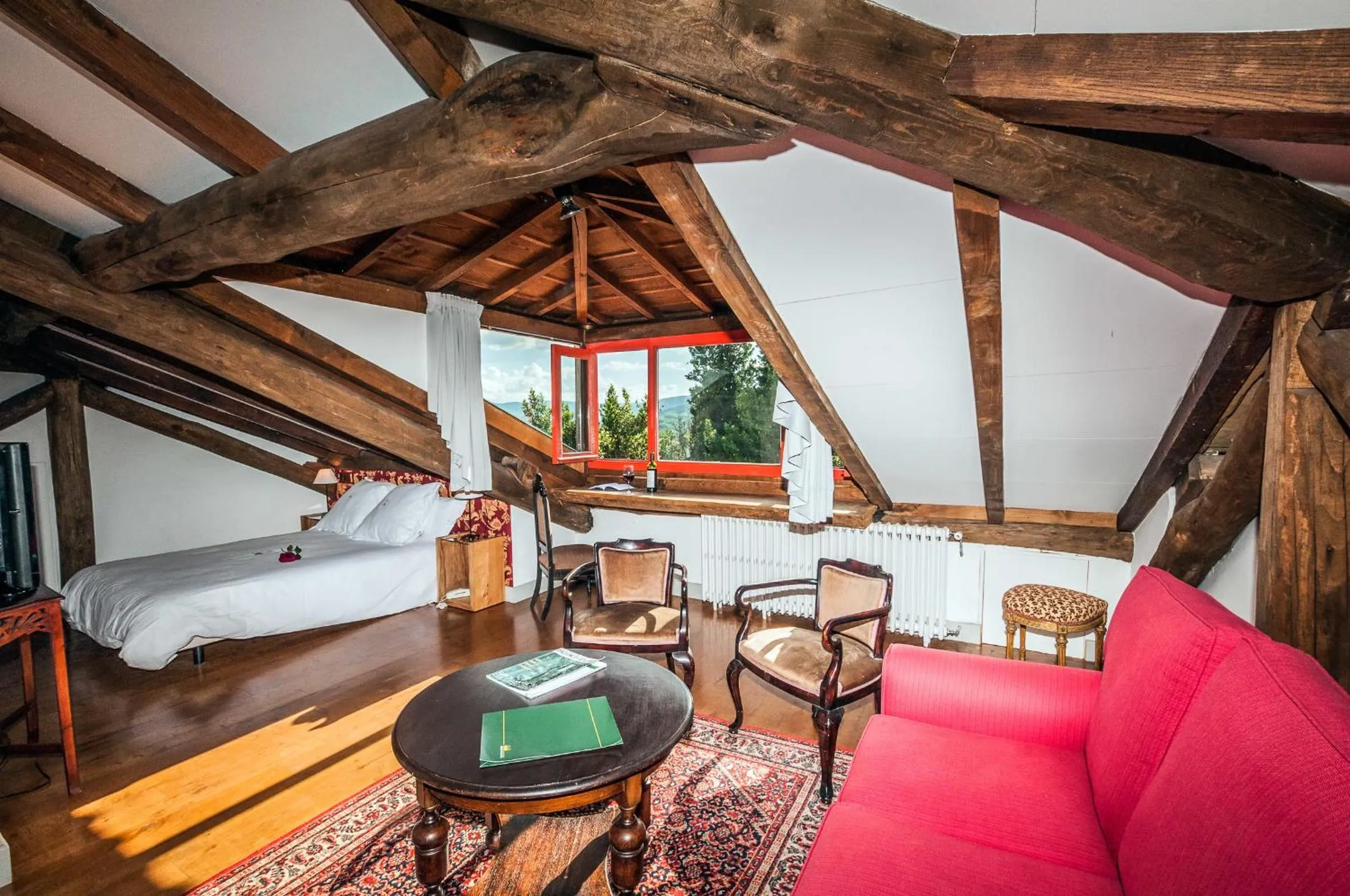 Photo of the whole room in Casa Grande de Rosende