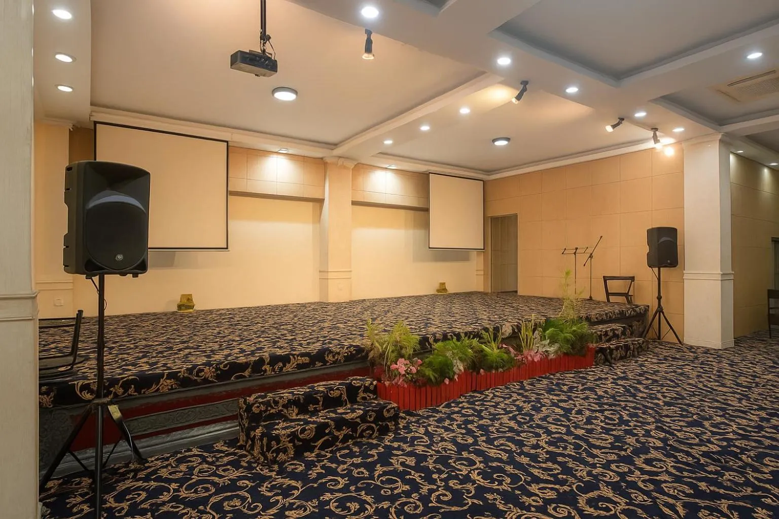 Meeting/conference room in Puri Saron Denpasar Hotel