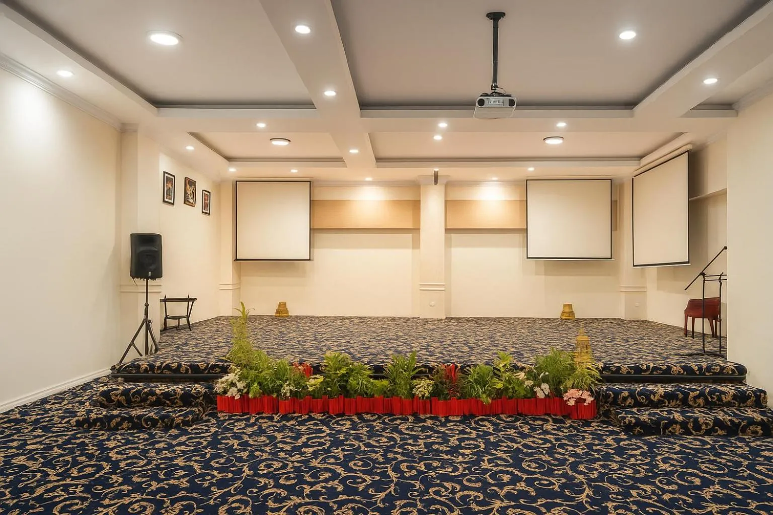Meeting/conference room in Puri Saron Denpasar Hotel