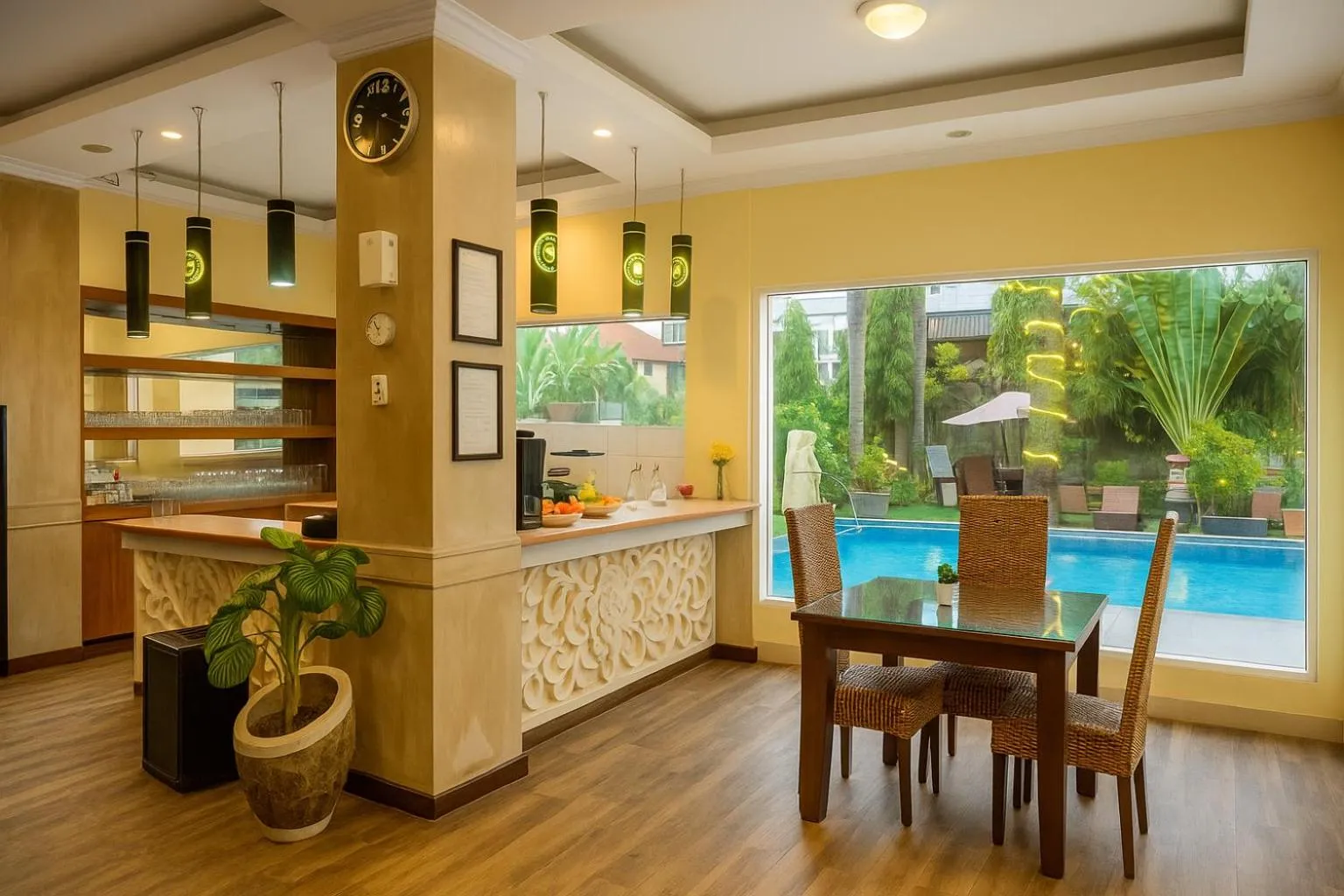 Restaurant/places to eat in Puri Saron Denpasar Hotel