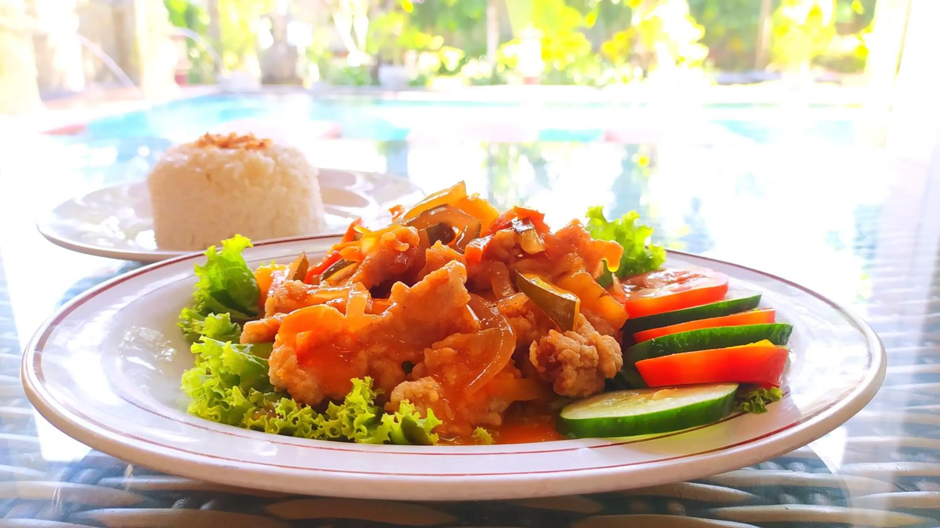 Food and drinks in Puri Saron Denpasar Hotel