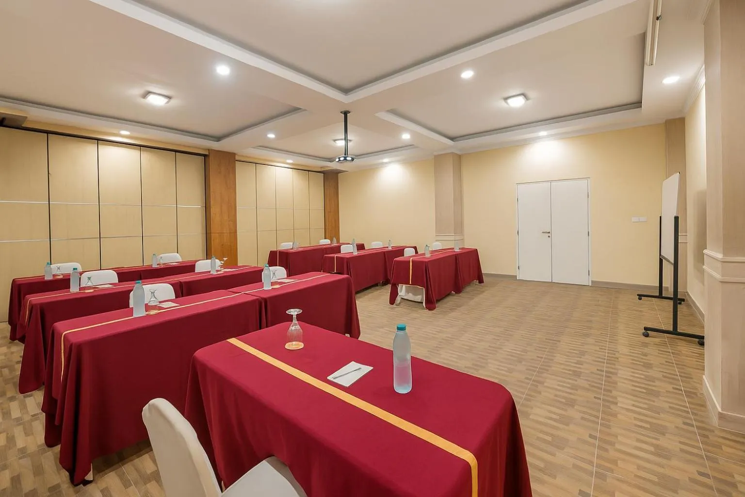 Meeting/conference room in Puri Saron Denpasar Hotel