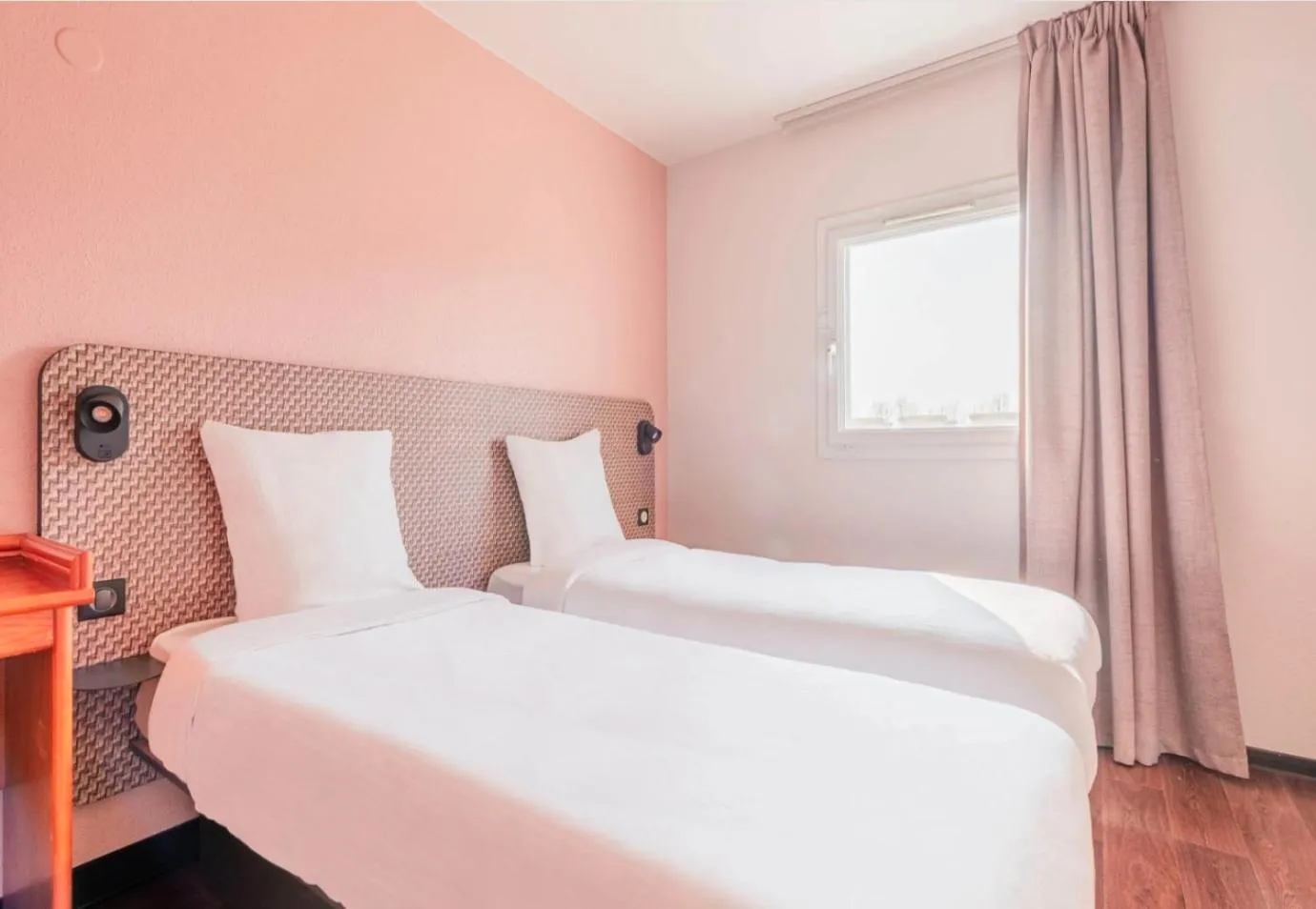 Bed in B&B HOTEL Strasbourg Aéroport