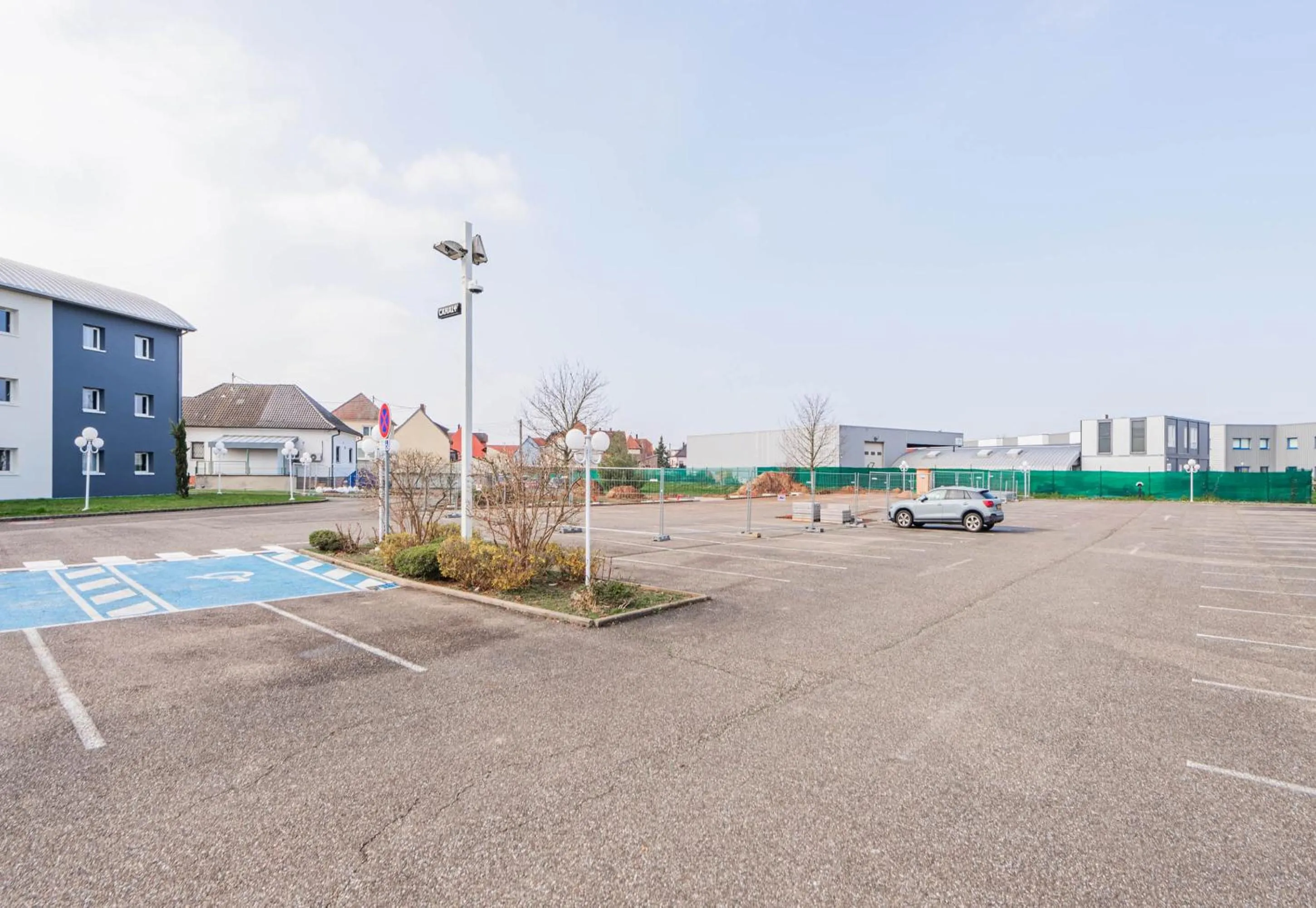 Parking in B&B HOTEL Strasbourg Aéroport