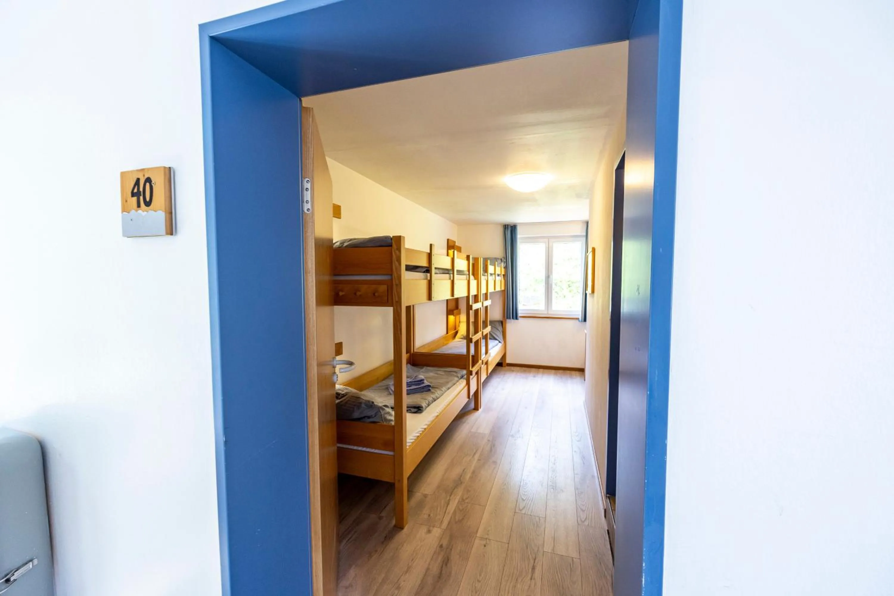 Family Room with Shared Bathroom in DJH Jugendherberge Oberstdorf - membership required - Mitgliedschaft erforderlich!