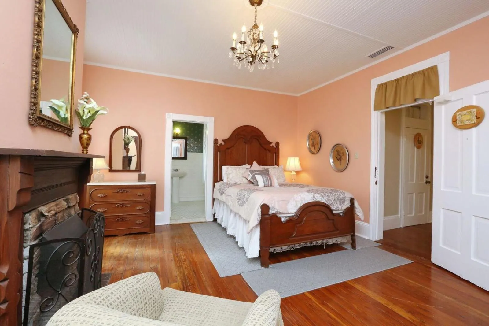 Photo of the whole room, Bed in Historic Sevilla House (Adults only)