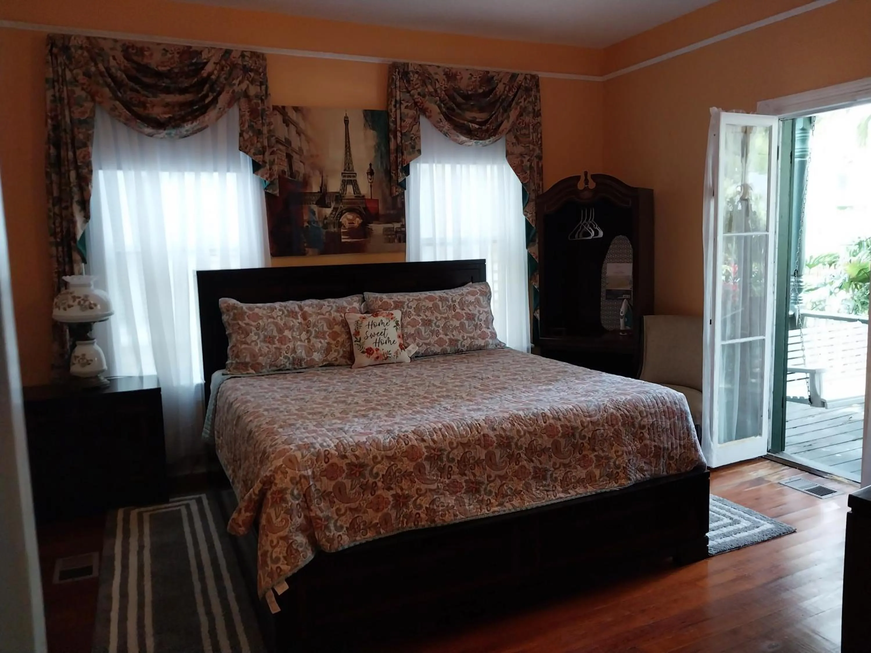 Photo of the whole room, Bed in Historic Sevilla House (Adults only)