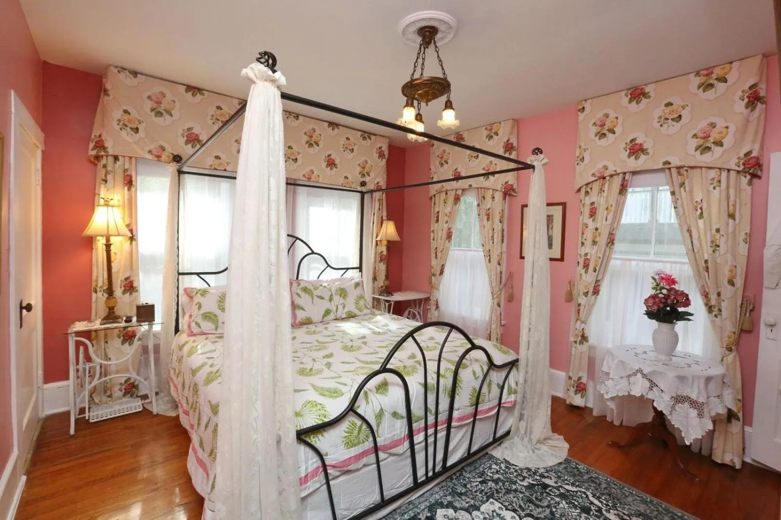 Photo of the whole room, Bed in Historic Sevilla House (Adults only)