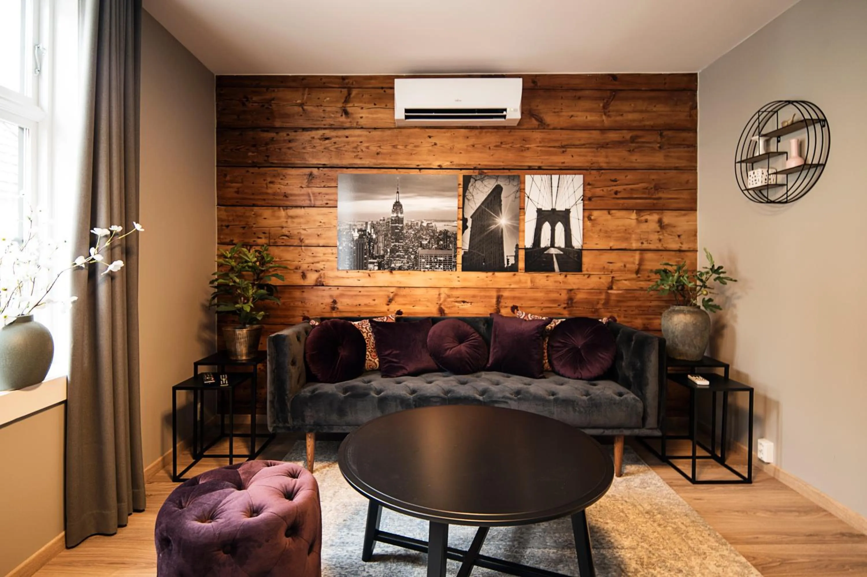 Living room in Home Again Apartments Nygata 1