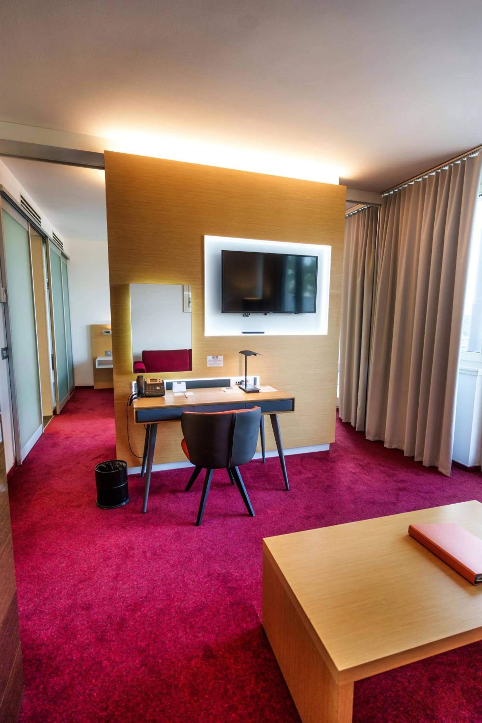 TV and multimedia in HABAKUK Wellness & Event Hotel