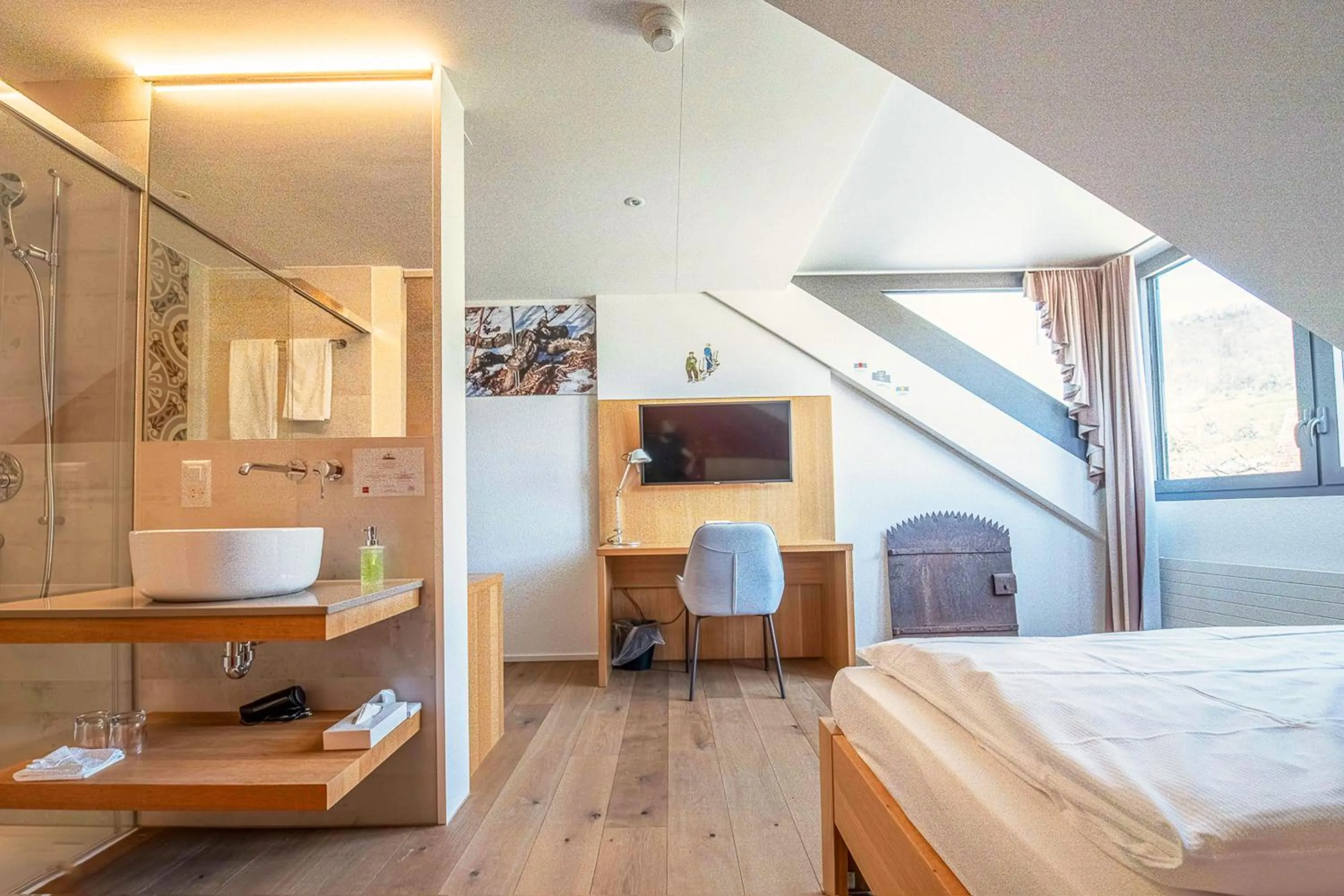 Bathroom, Bed in Hirschen Erlinsbach Swiss Quality